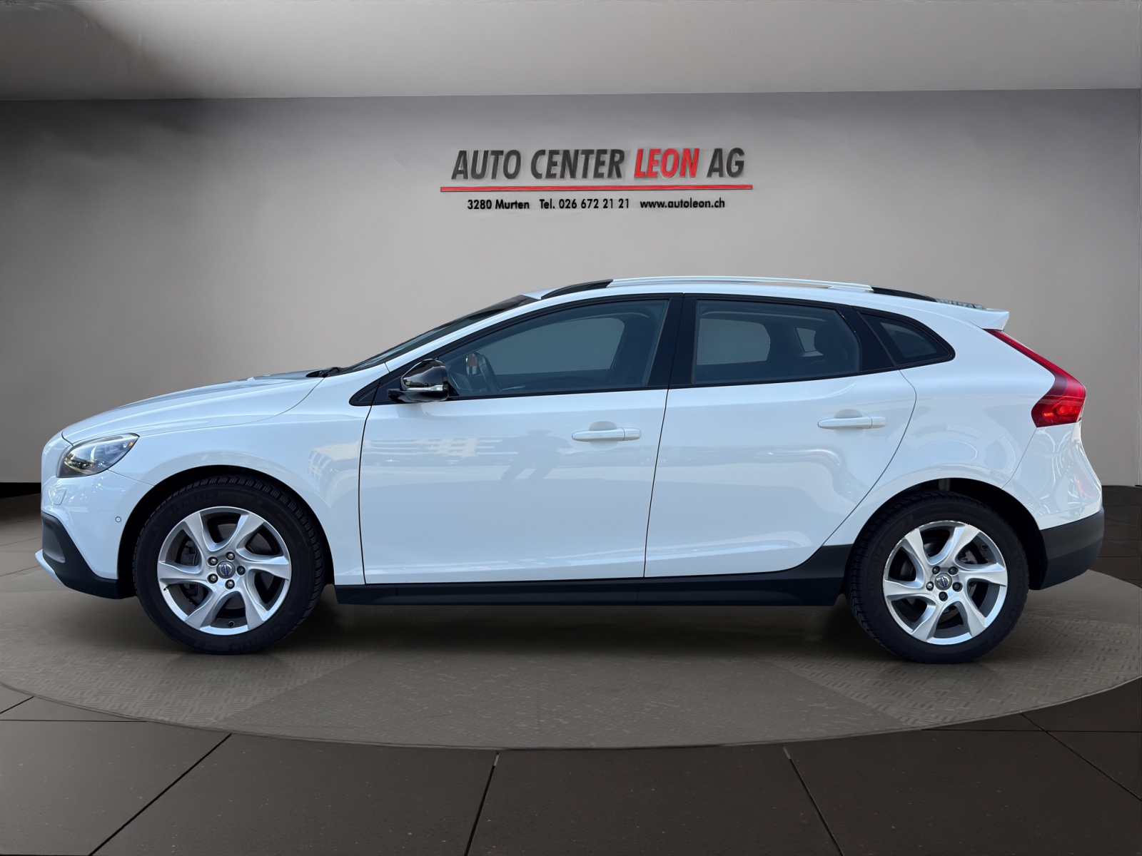 VOLVO V40 Cross Country T4 2.0 AWD Momentum Geartronic-showroom-element-2