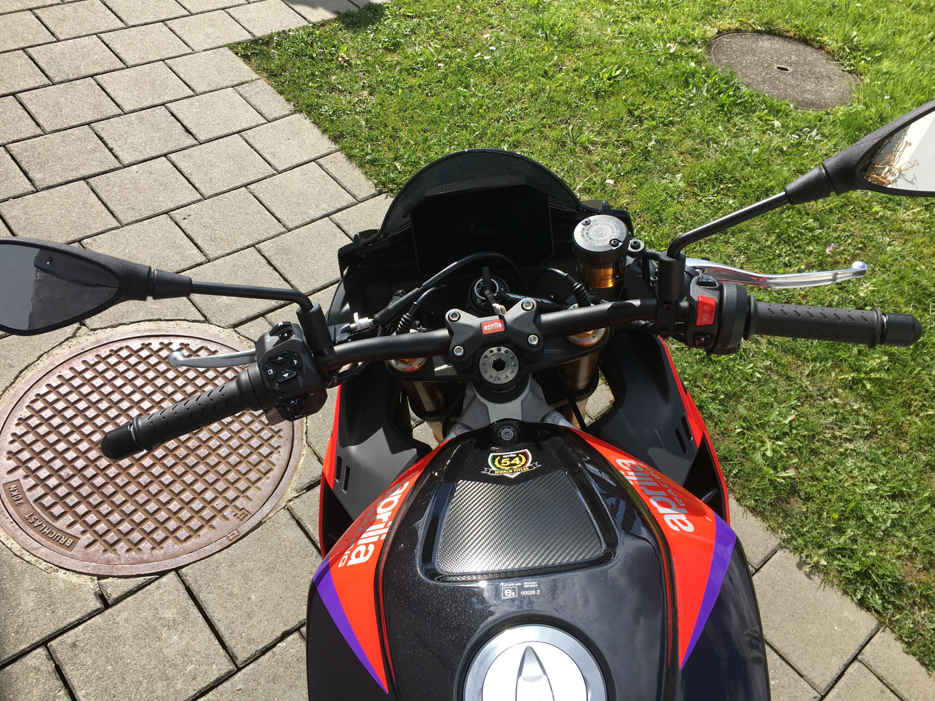 APRILIA Tuono V4 1100-image-5
