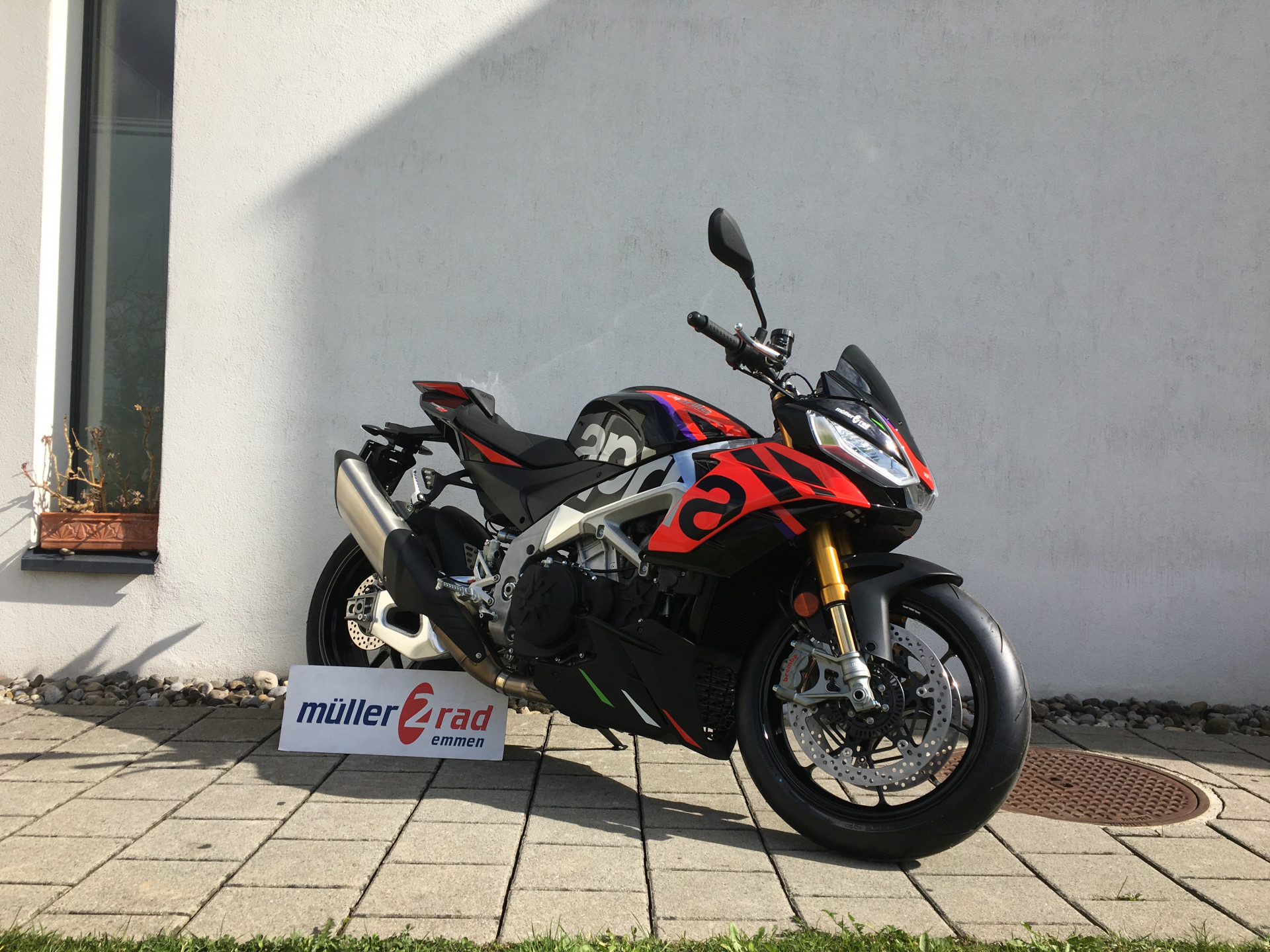 APRILIA Tuono V4 1100-image-0