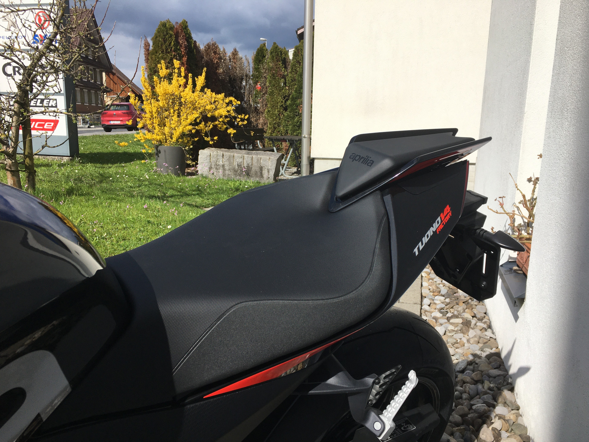 APRILIA Tuono V4 1100-image-4