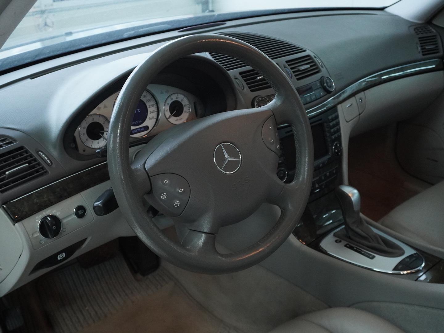 MERCEDES-BENZ E 320 Avantgarde 4Matic Automatic-showroom-element-2