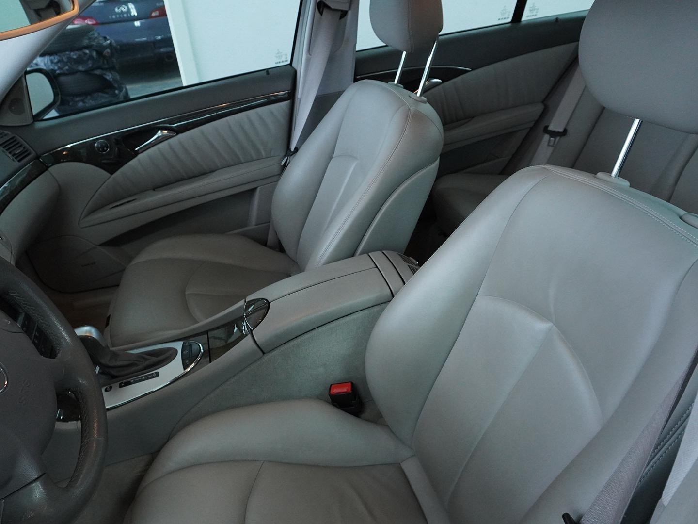 MERCEDES-BENZ E 320 Avantgarde 4Matic Automatic-showroom-element-3