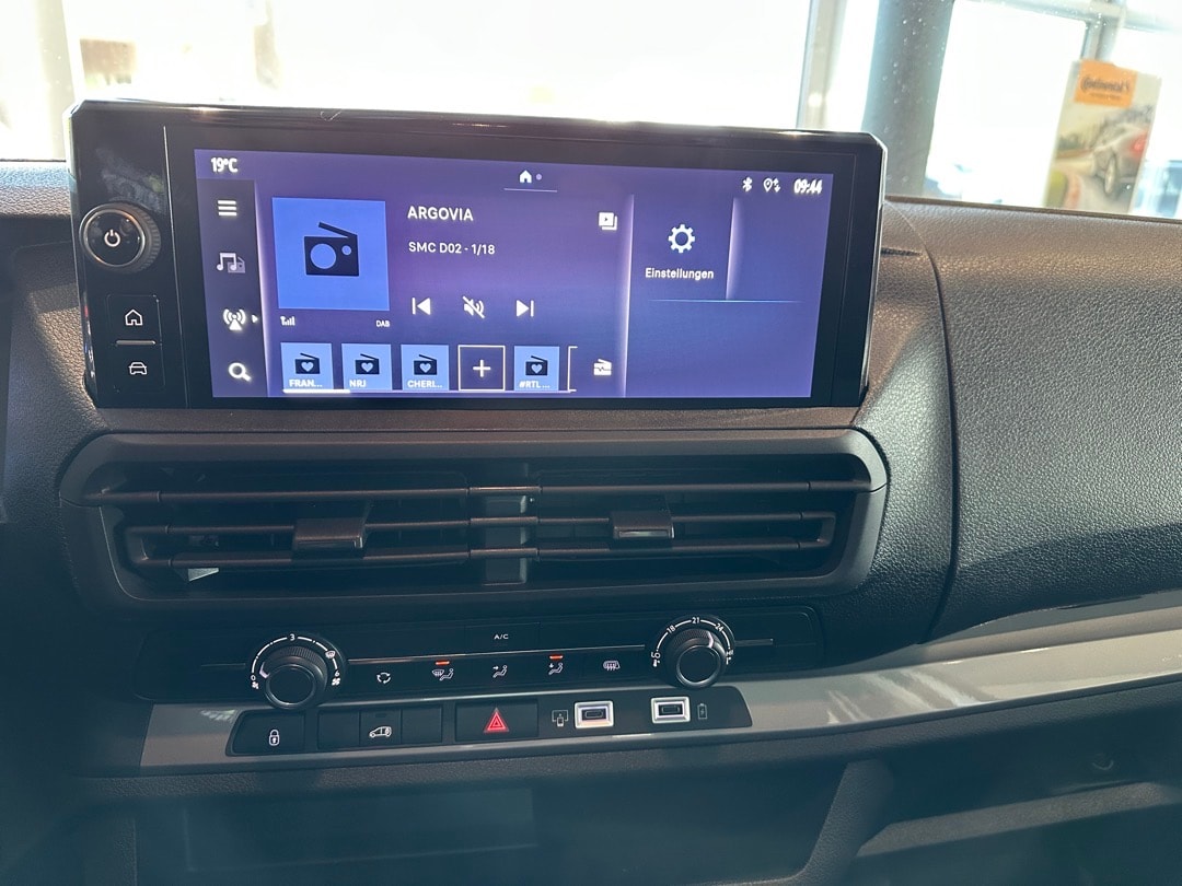 TOYOTA Proace EV 75kWh Long Active-image-12