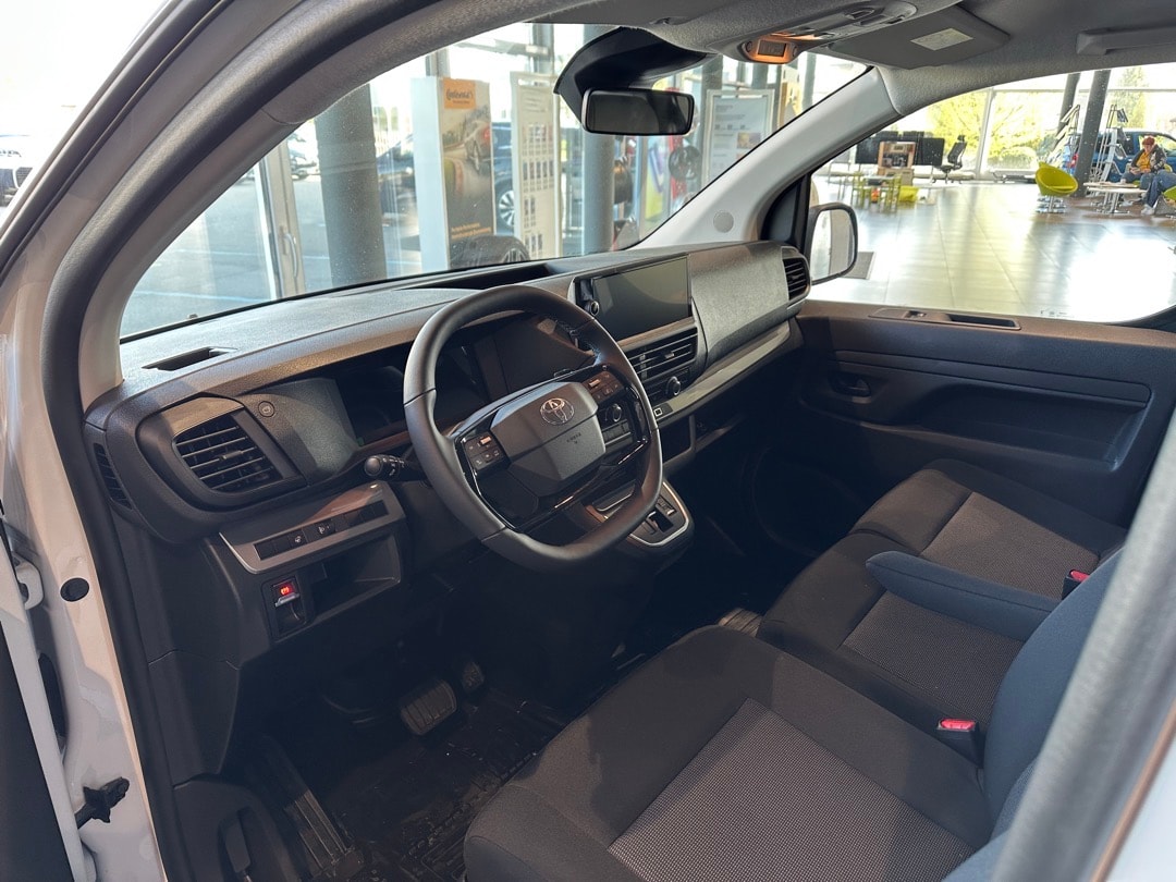 TOYOTA Proace EV 75kWh Long Active-image-8