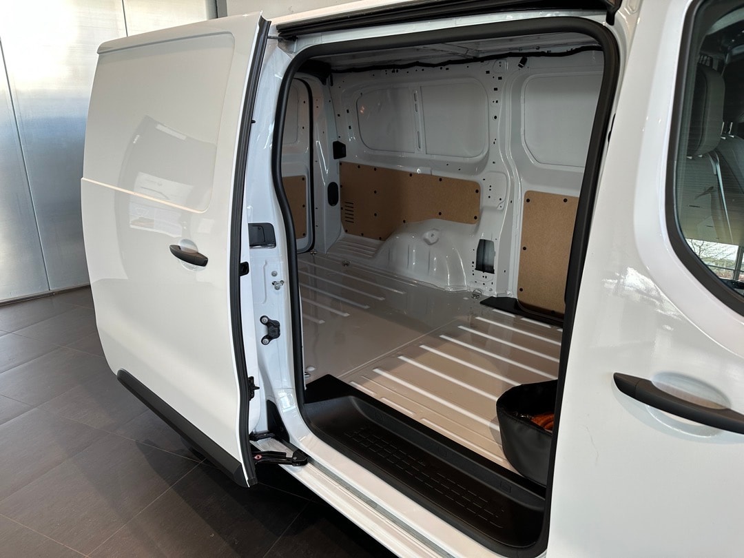 TOYOTA Proace EV 75kWh Long Active-image-7