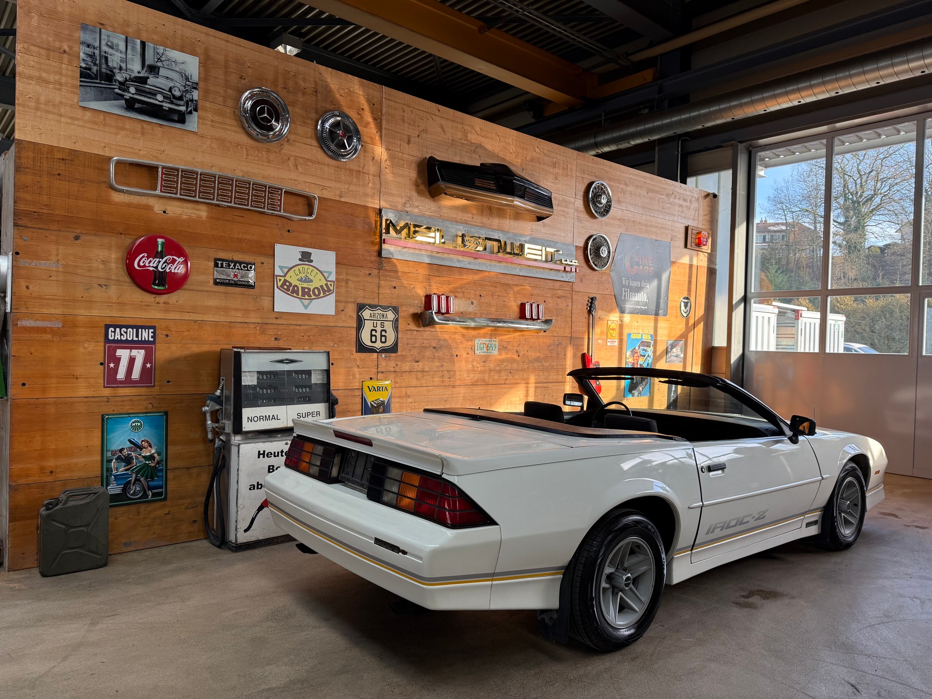 CHEVROLET Camaro 5.0 TBI IROC-Z Convertible-image-8