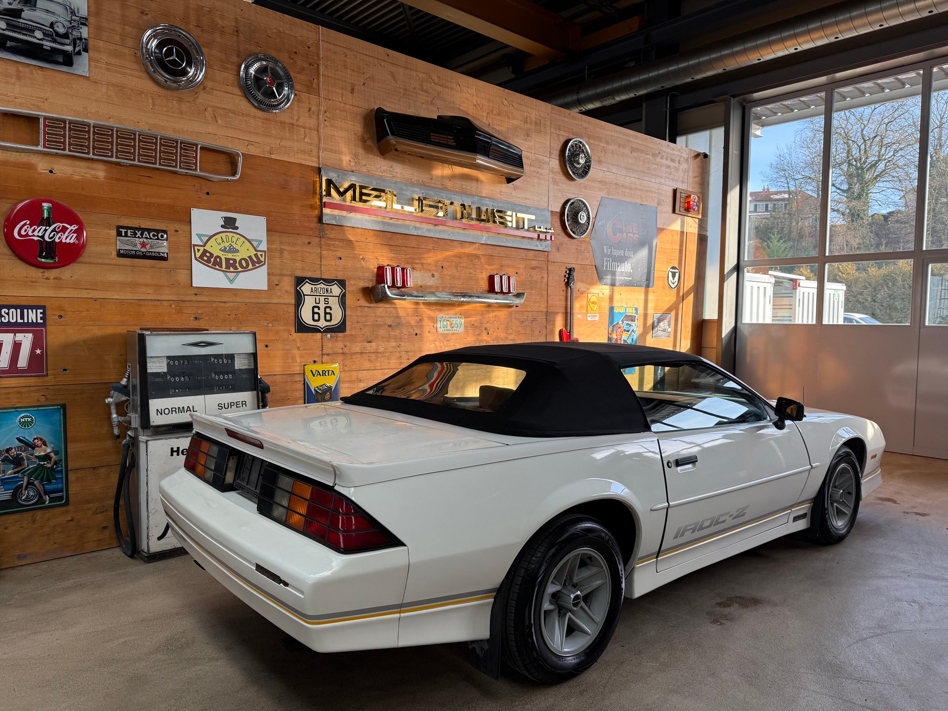 CHEVROLET Camaro 5.0 TBI IROC-Z Convertible-image-14