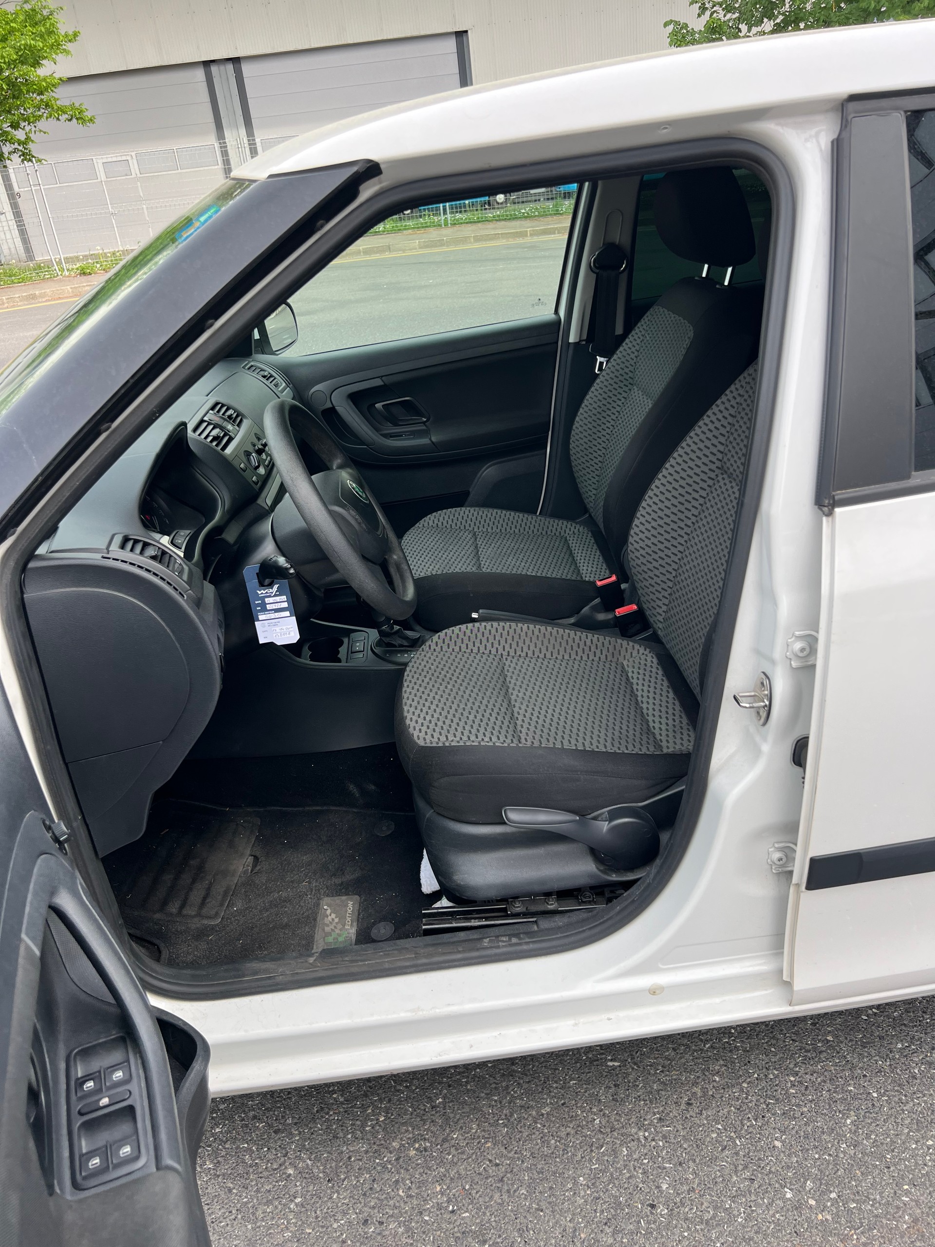 SKODA Fabia 1.2 TSI Classic DSG-image-9