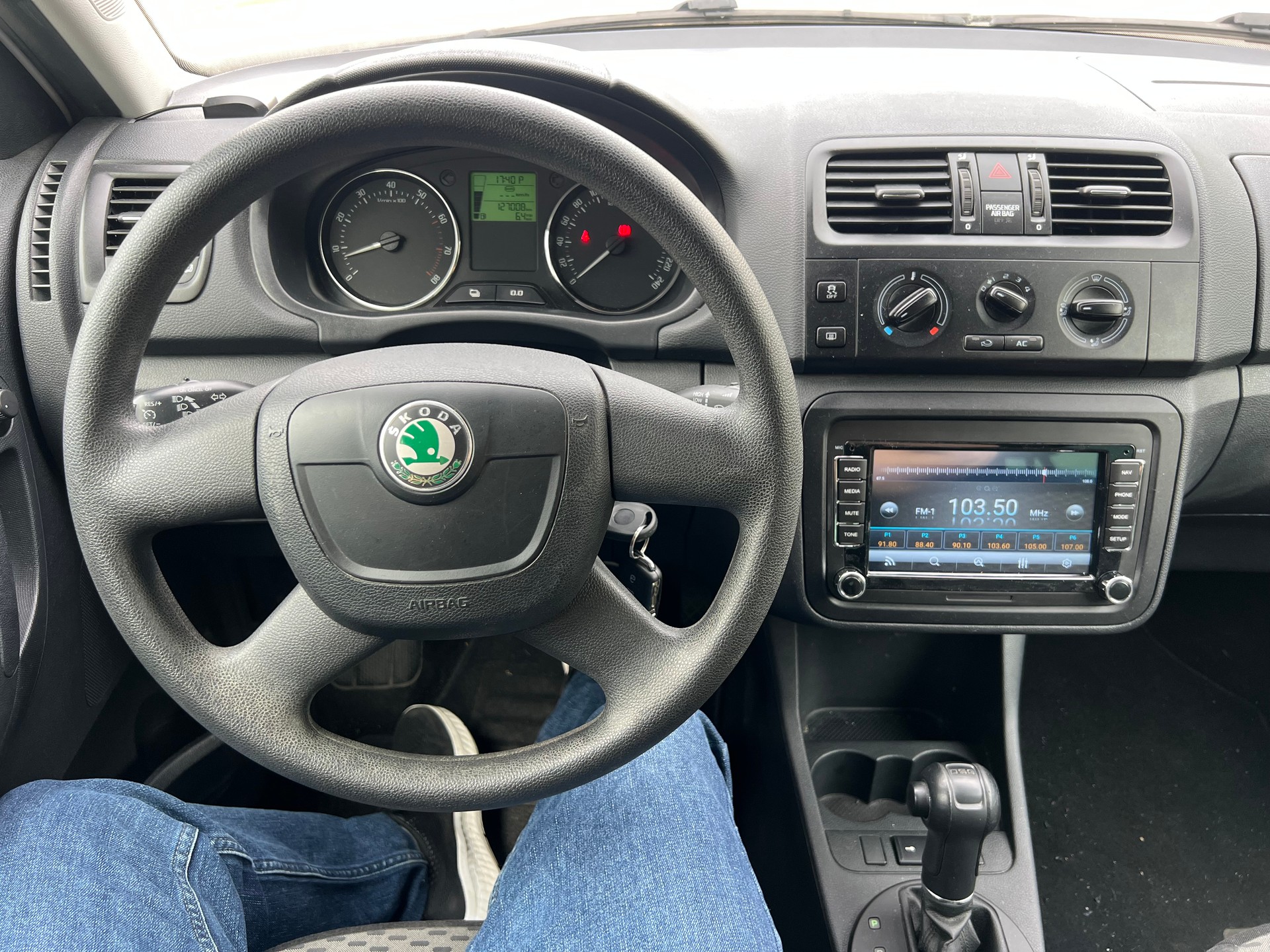 SKODA Fabia 1.2 TSI Classic DSG-image-12