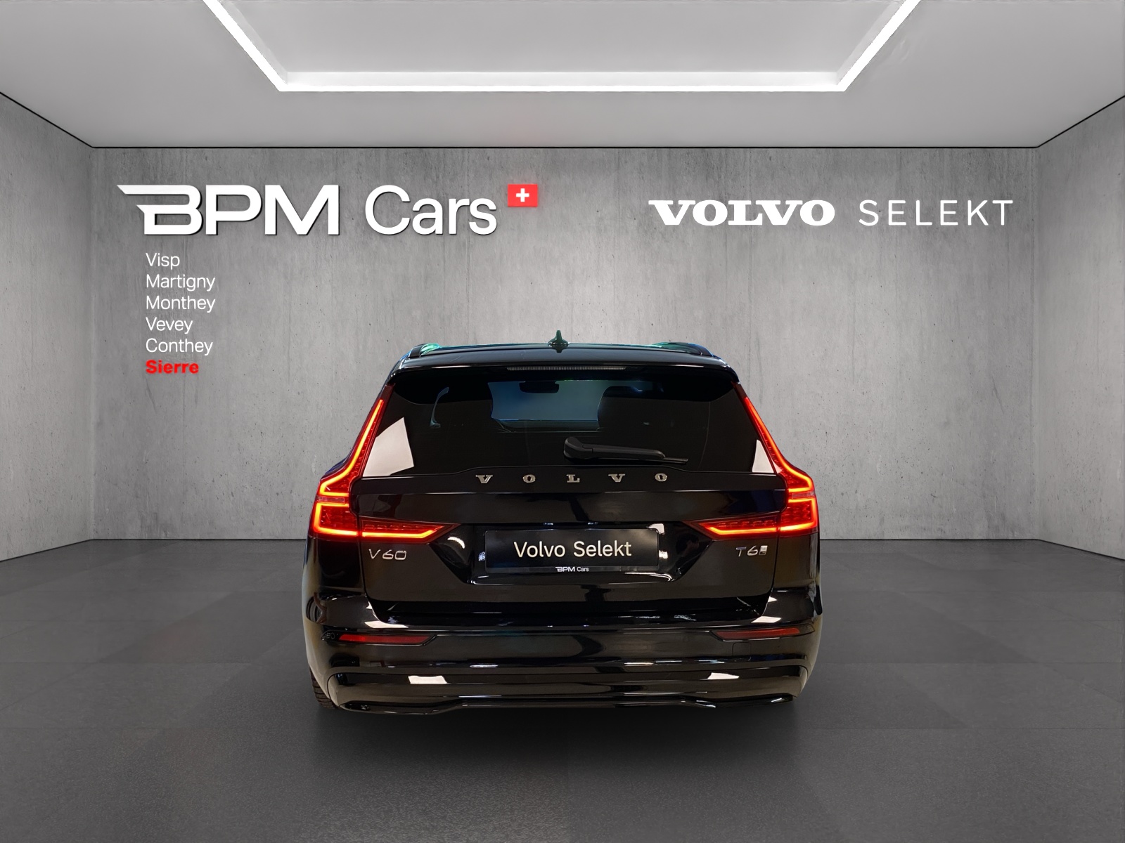 VOLVO V60 T6 eAWD Plug in Hybrid Plus Dark Geartronic-showroom-element-3
