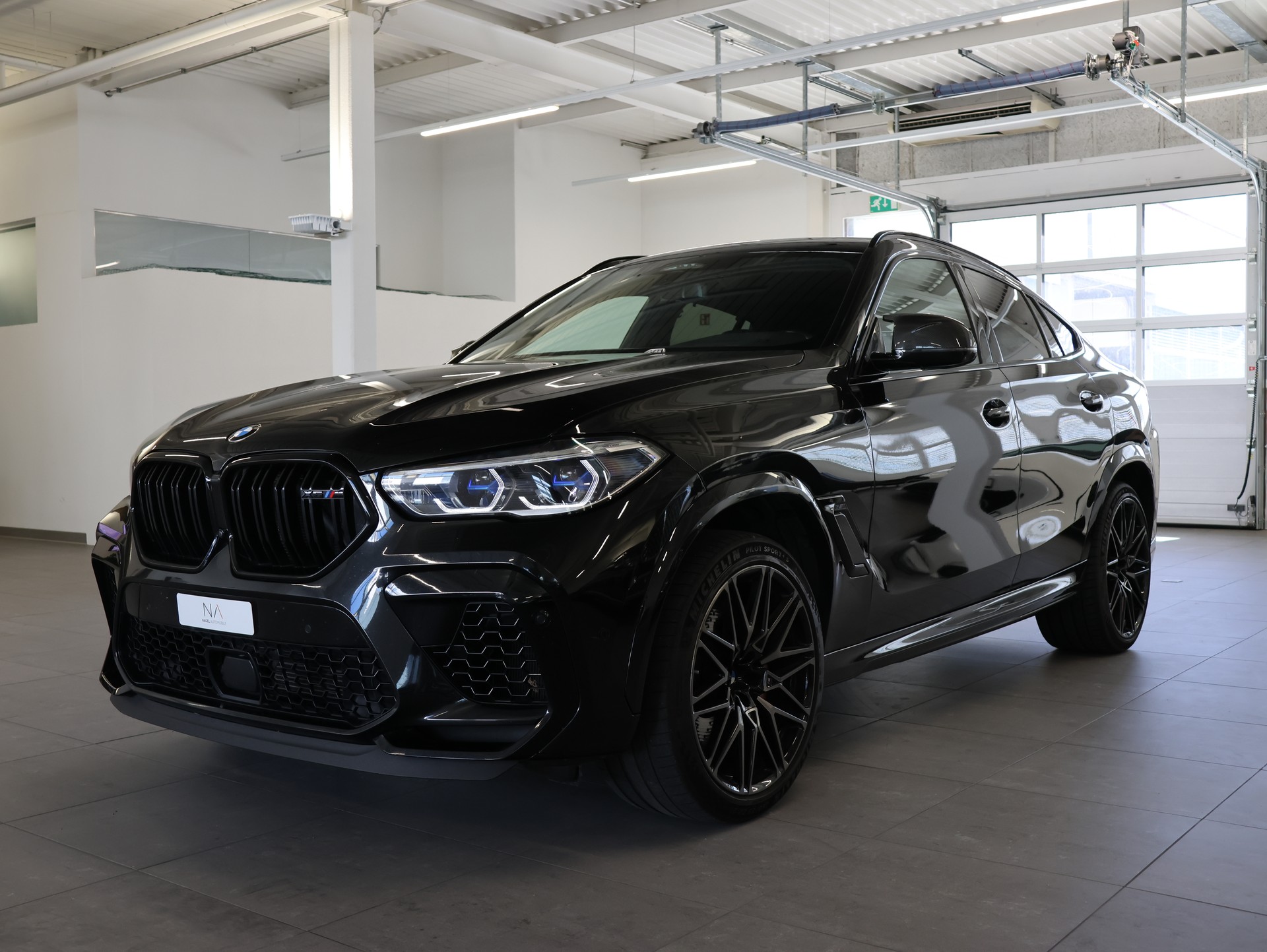 BMW X6M Steptronic M Competition *Harman&Kardon* *Carbon Packet* *Head Up Display*-showroom-element-3