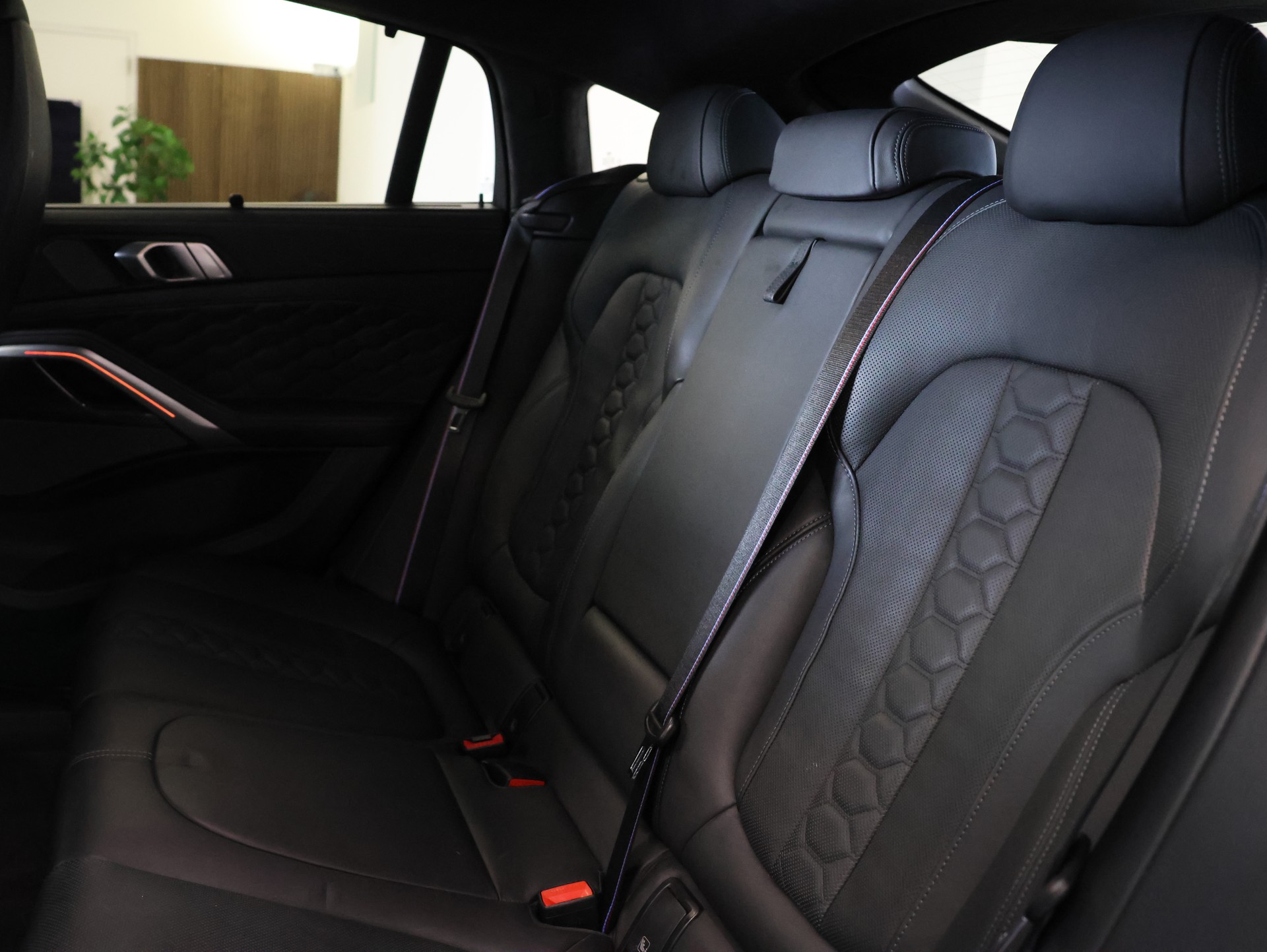 BMW X6M Steptronic M Competition *Harman&Kardon* *Carbon Packet* *Head Up Display*-image-37