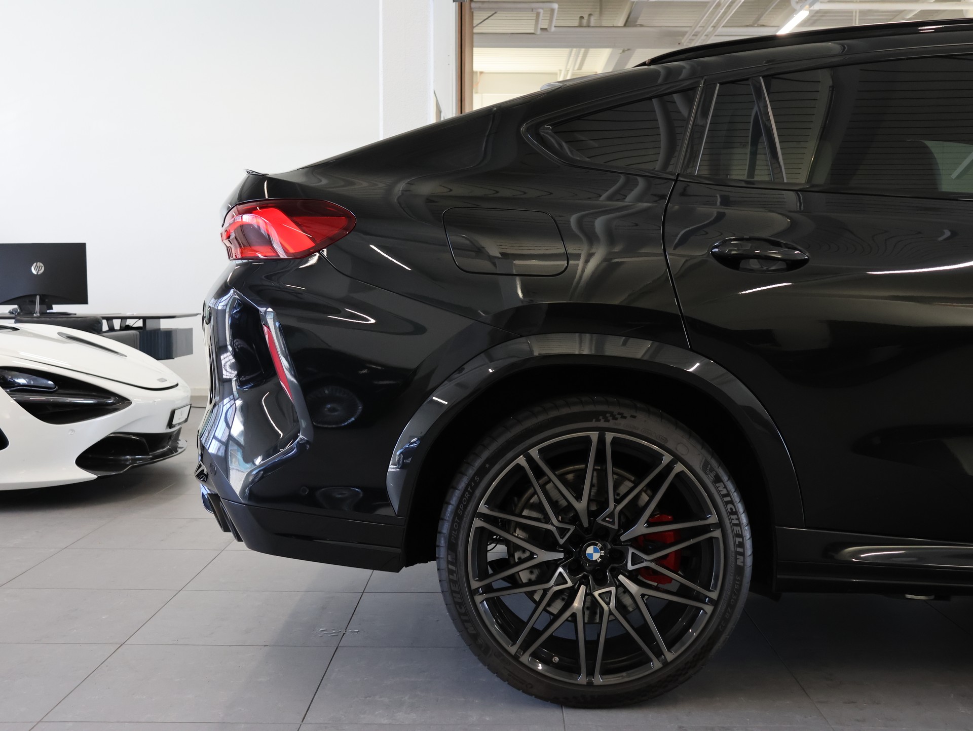 BMW X6M Steptronic M Competition *Harman&Kardon* *Carbon Packet* *Head Up Display*-image-13