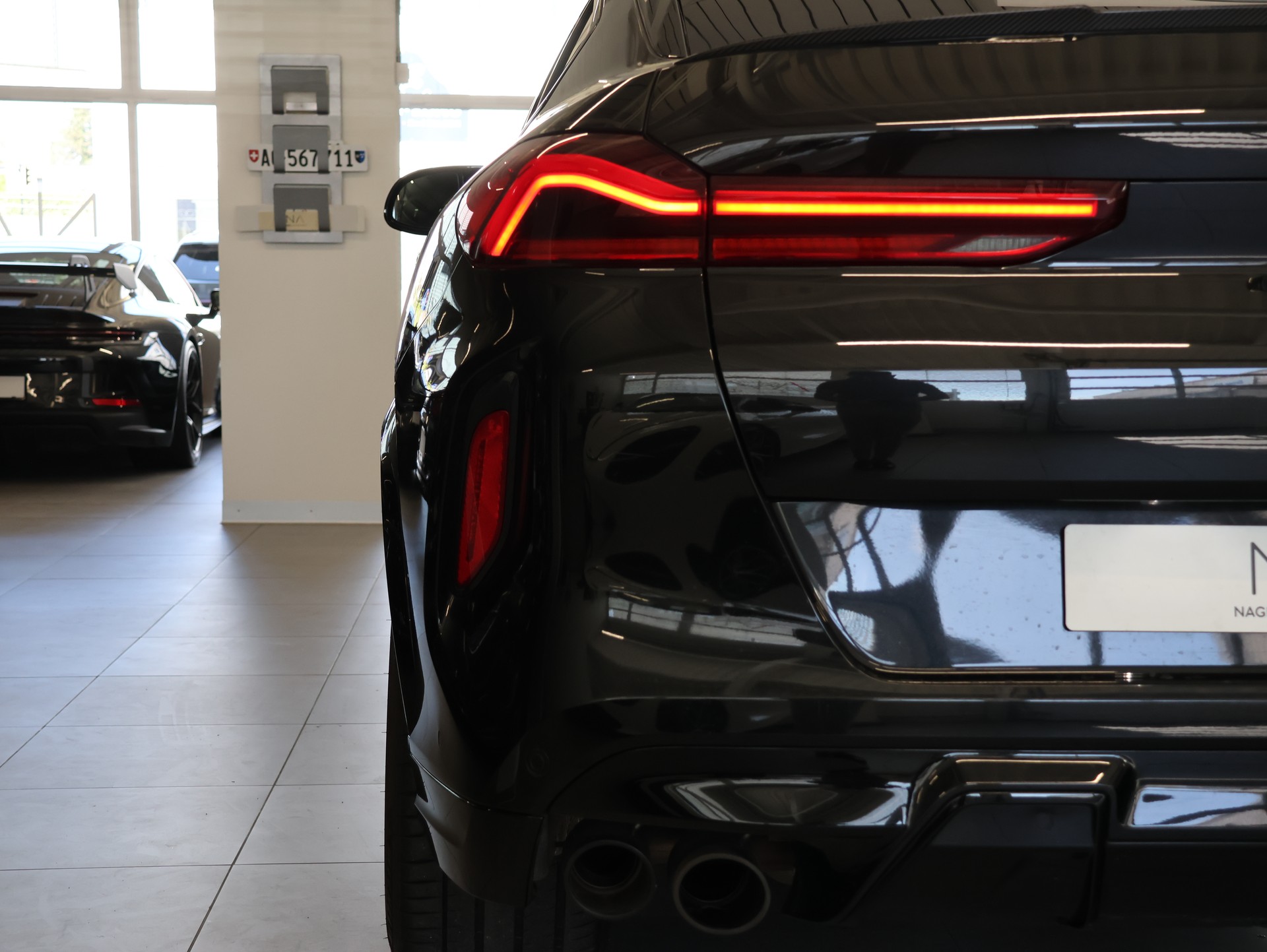 BMW X6M Steptronic M Competition *Harman&Kardon* *Carbon Packet* *Head Up Display*-image-11