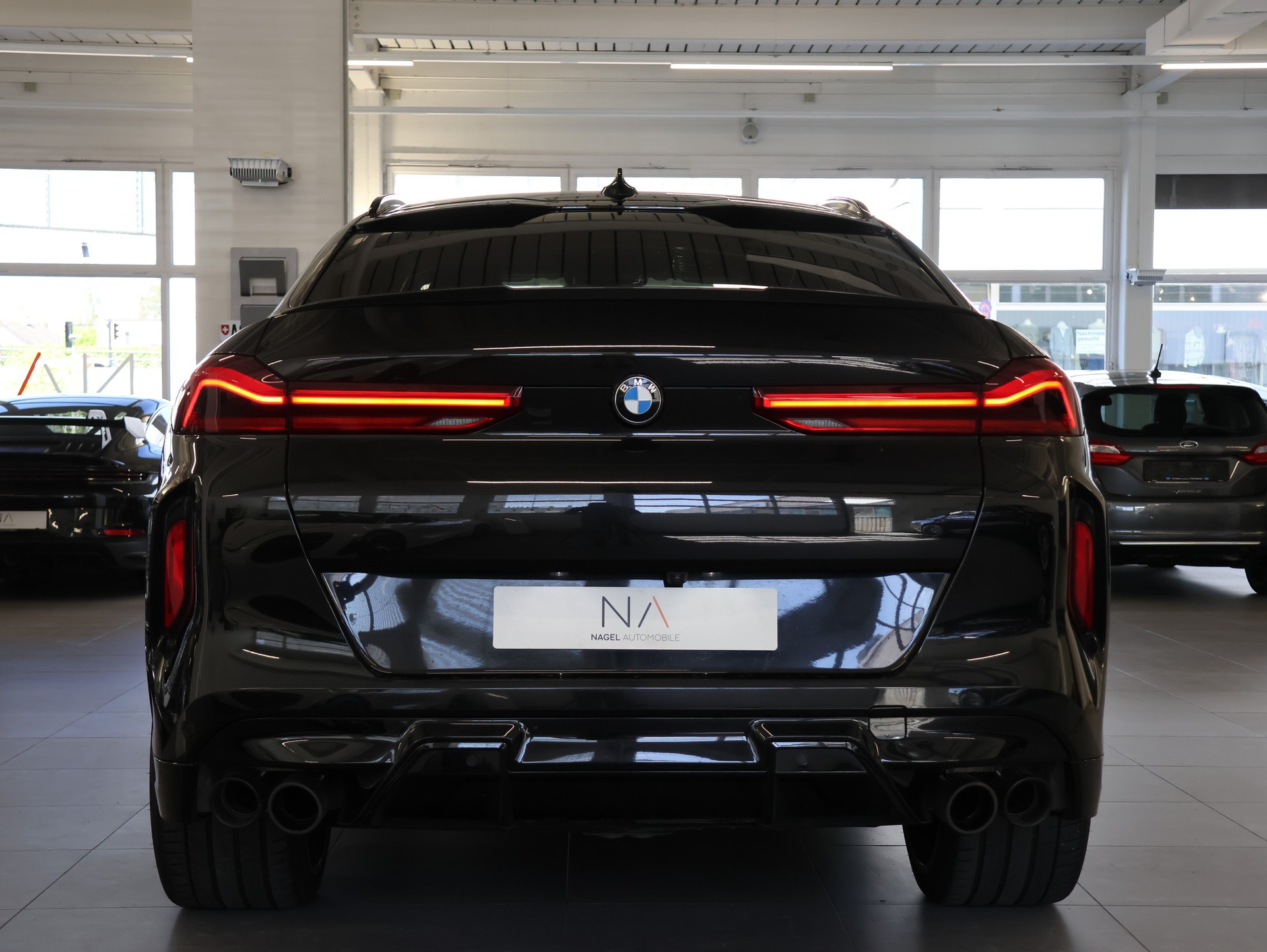 BMW X6M Steptronic M Competition *Harman&Kardon* *Carbon Packet* *Head Up Display*-image-4