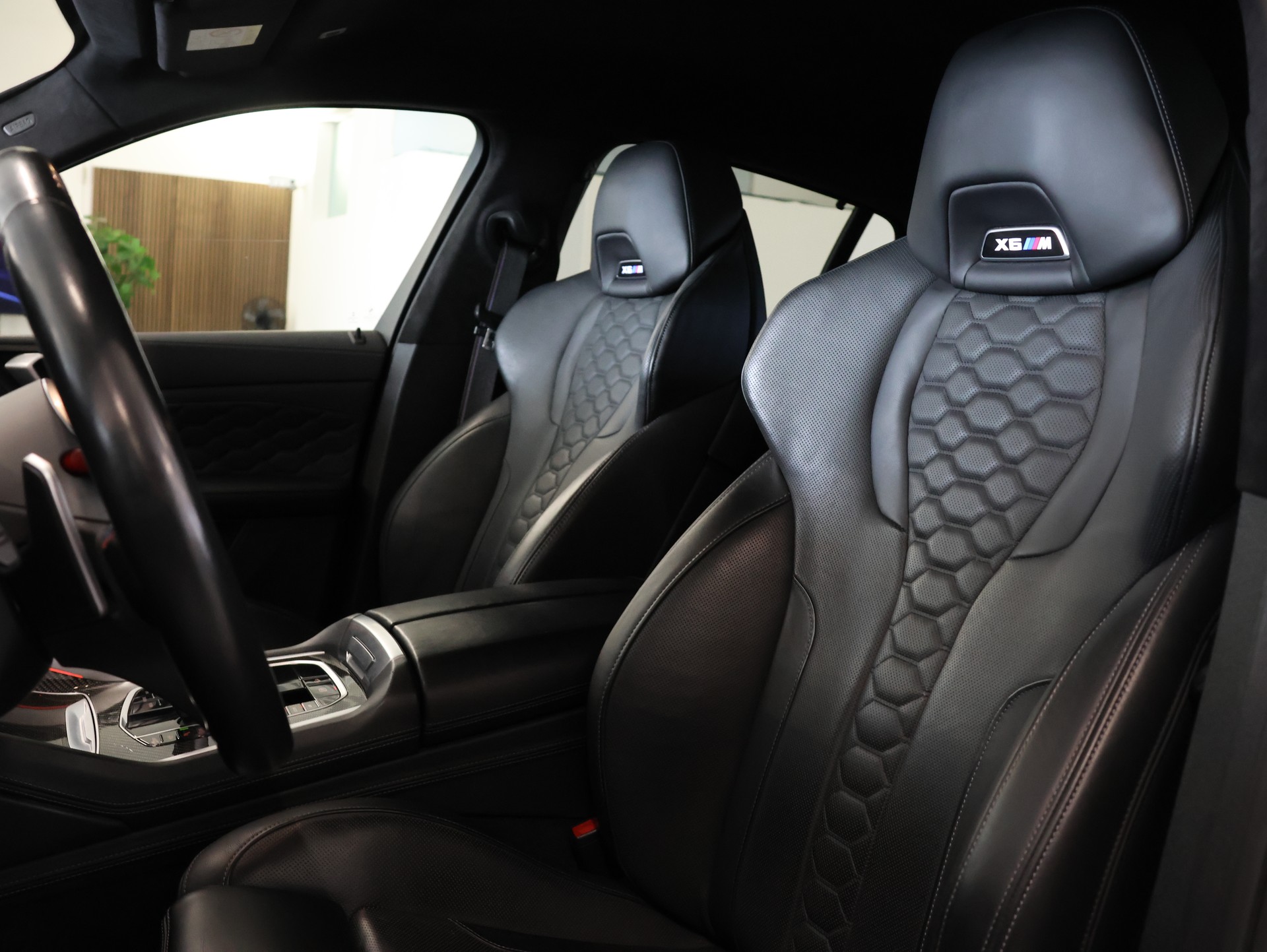 BMW X6M Steptronic M Competition *Harman&Kardon* *Carbon Packet* *Head Up Display*-image-17