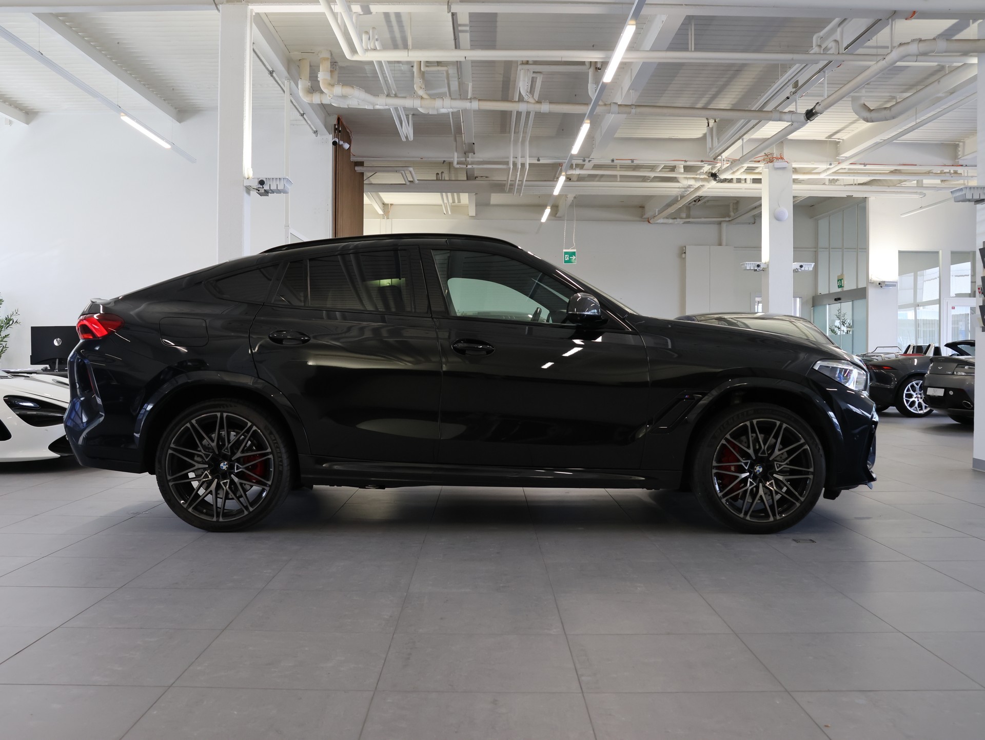 BMW X6M Steptronic M Competition *Harman&Kardon* *Carbon Packet* *Head Up Display*-image-6