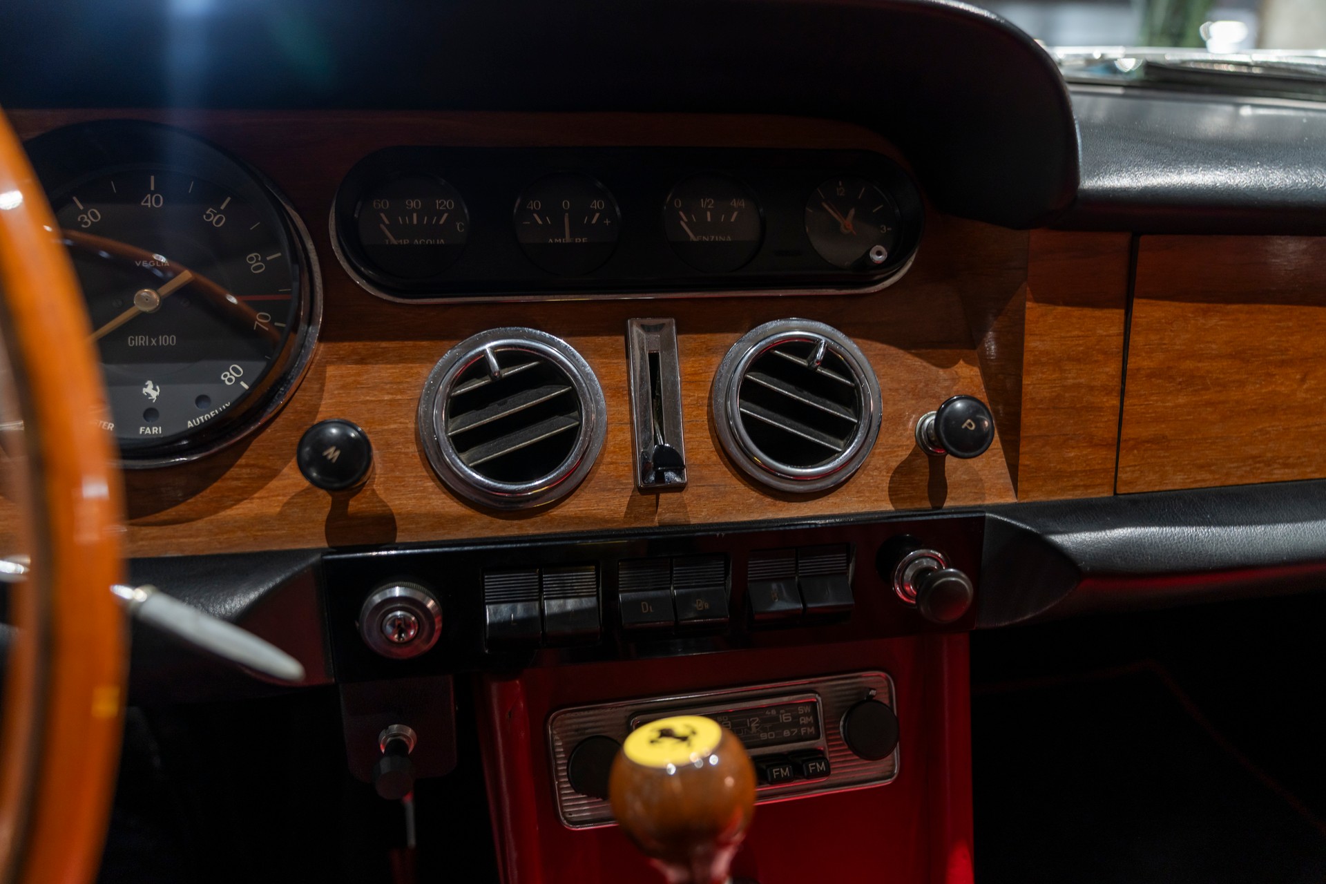 FERRARI 330 GT 2+2-image-13