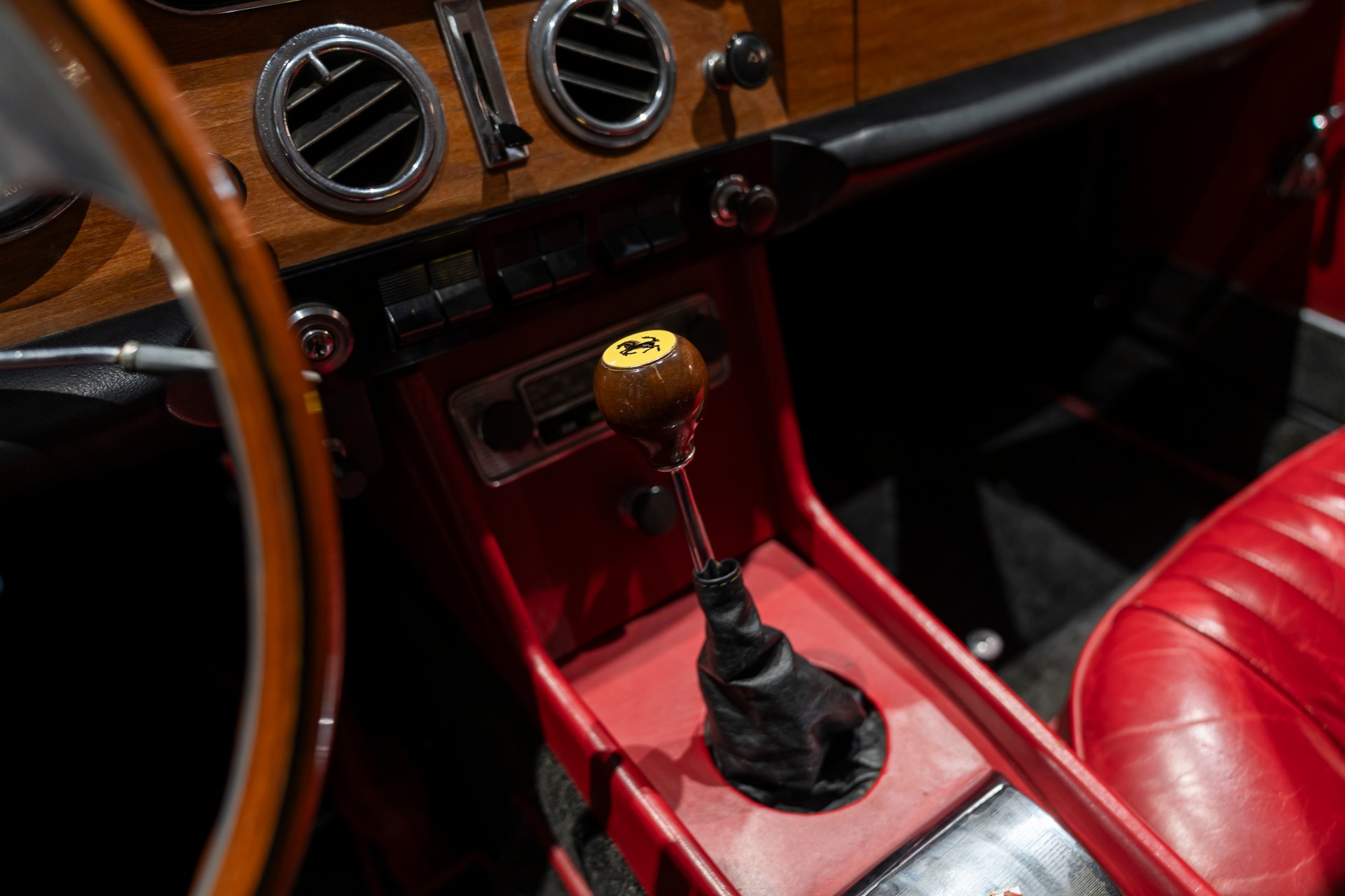FERRARI 330 GT 2+2-image-14