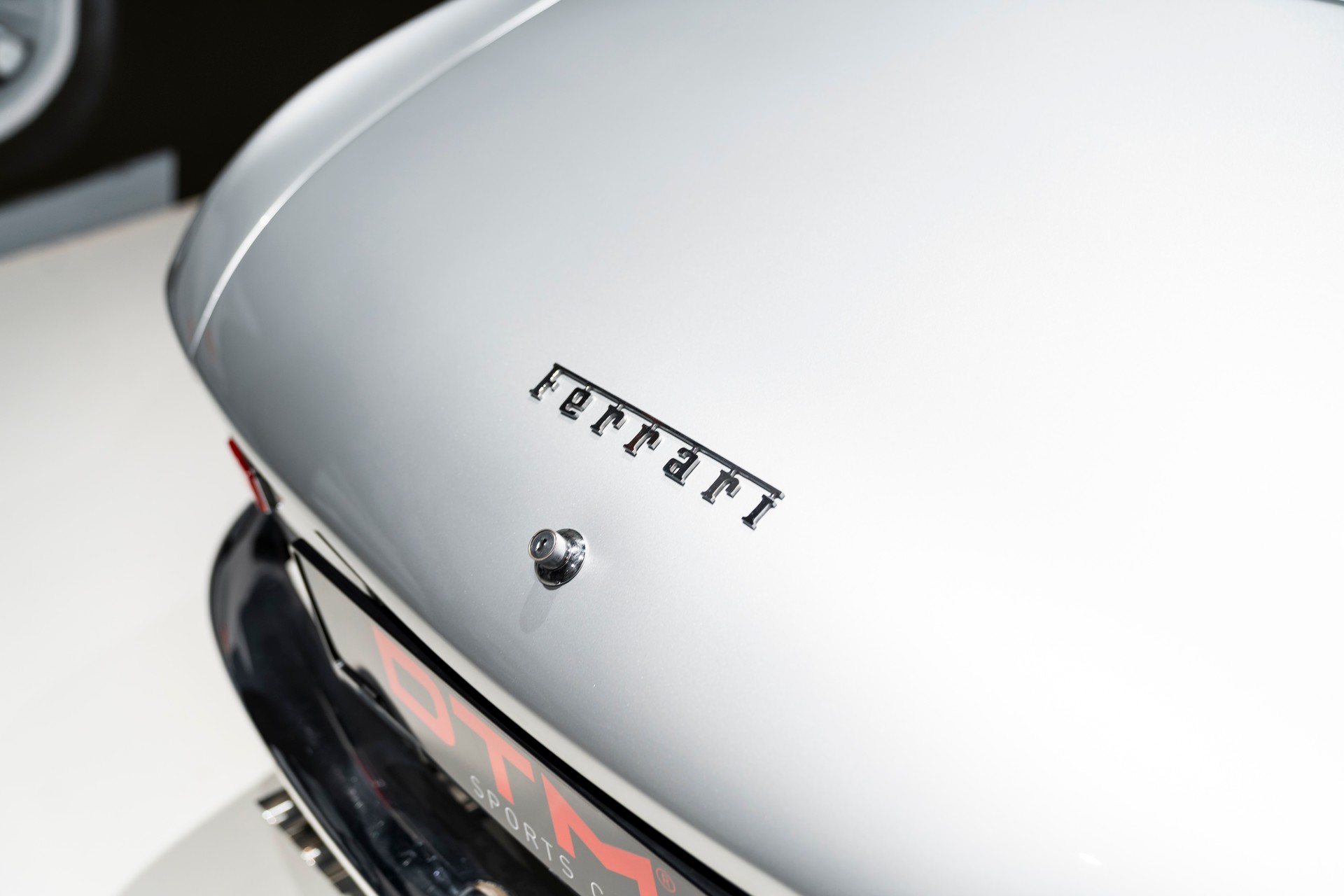 FERRARI 330 GT 2+2-image-7