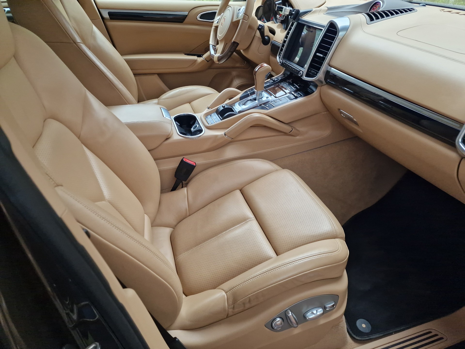PORSCHE Cayenne Diesel-image-8