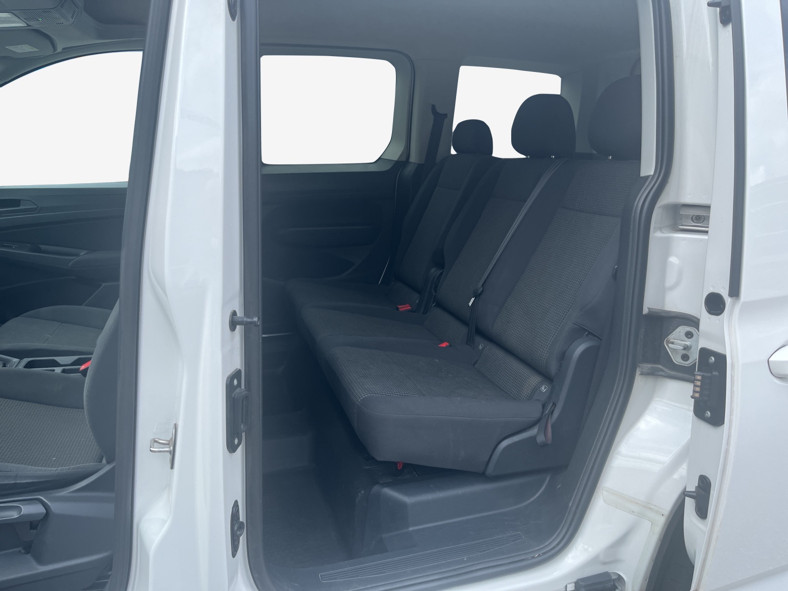 VW Caddy 2.0 TDI 4Motion Liberty-image-11