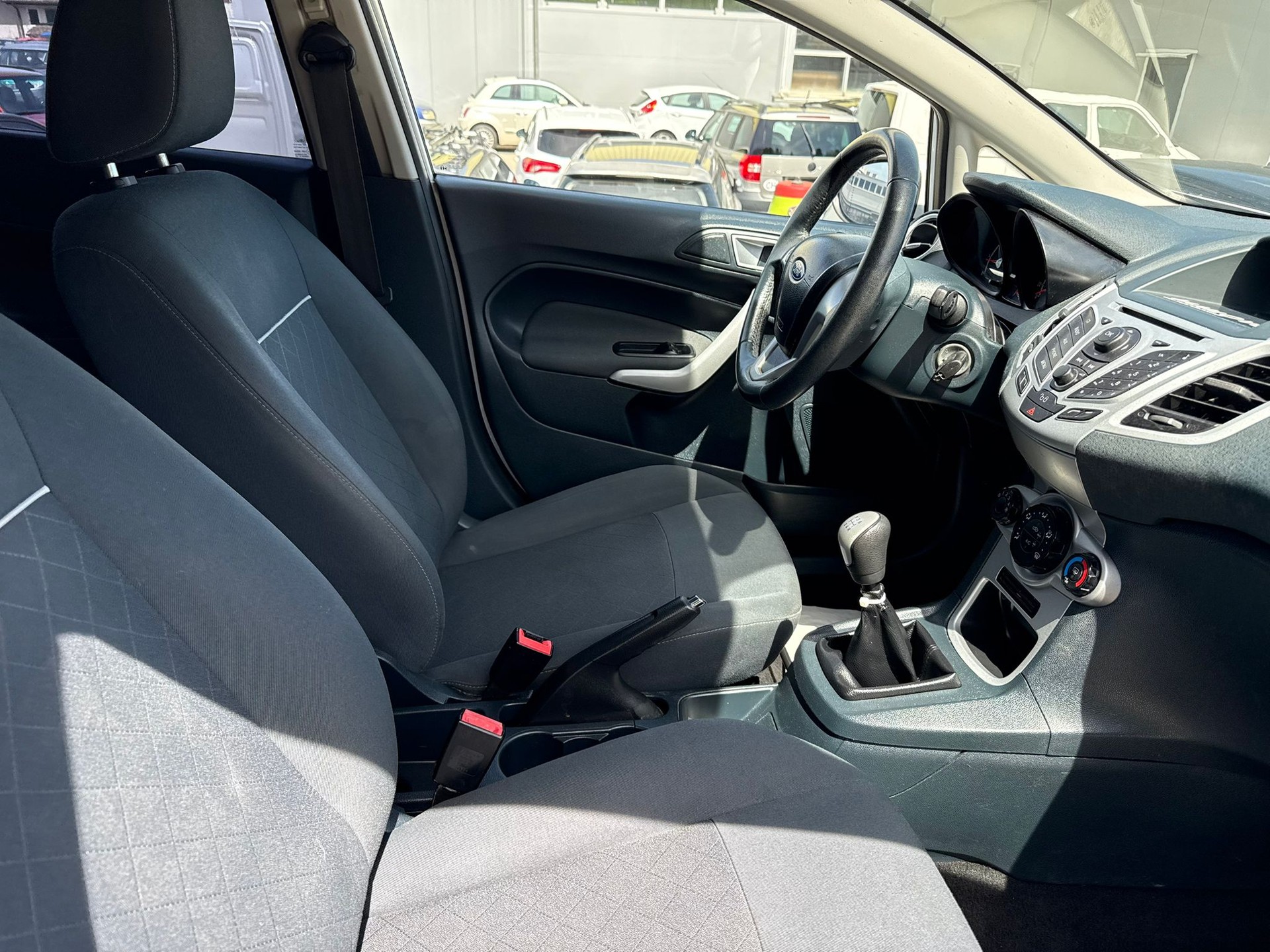 FORD Fiesta 1.4 16V Trend-image-7