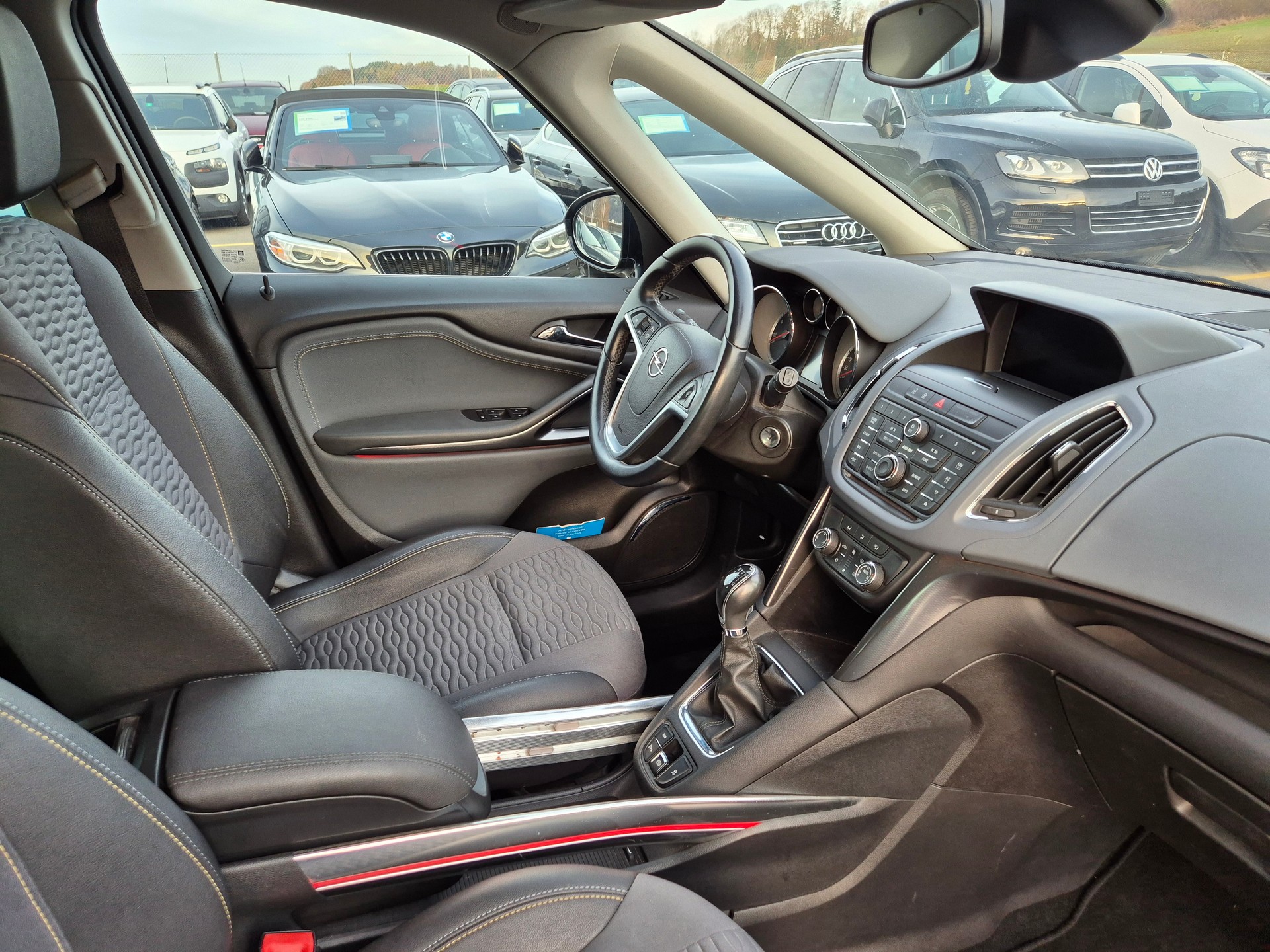 OPEL Zafira Tourer 1.4i 16V Cosmo-image-4