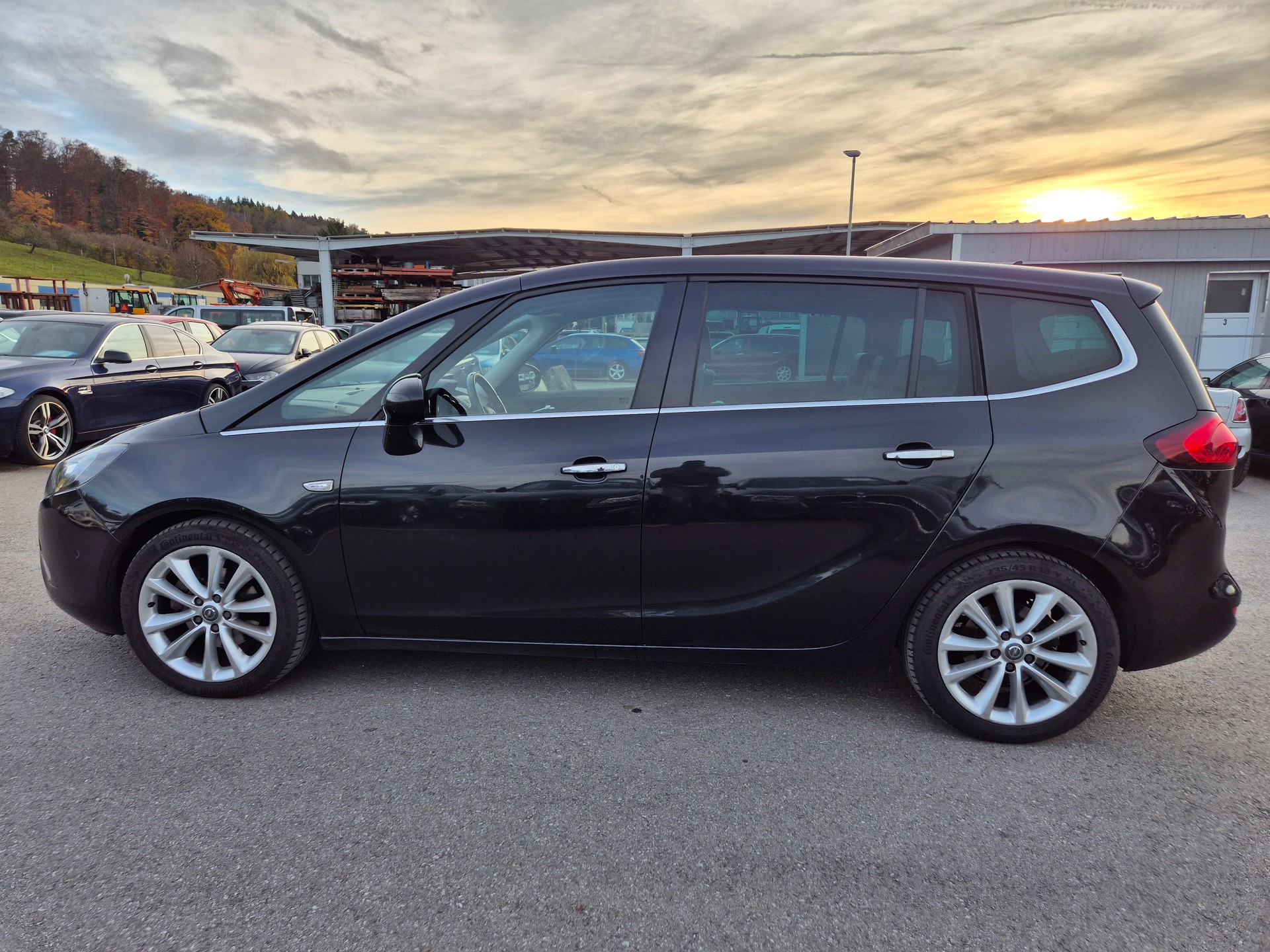 OPEL Zafira Tourer 1.4i 16V Cosmo-image-14