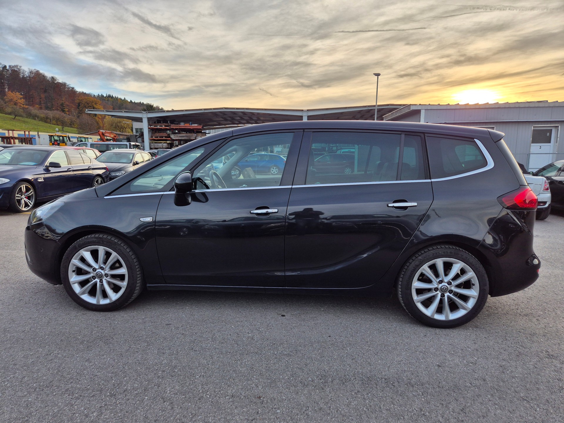 OPEL Zafira Tourer 1.4i 16V Cosmo-image-12