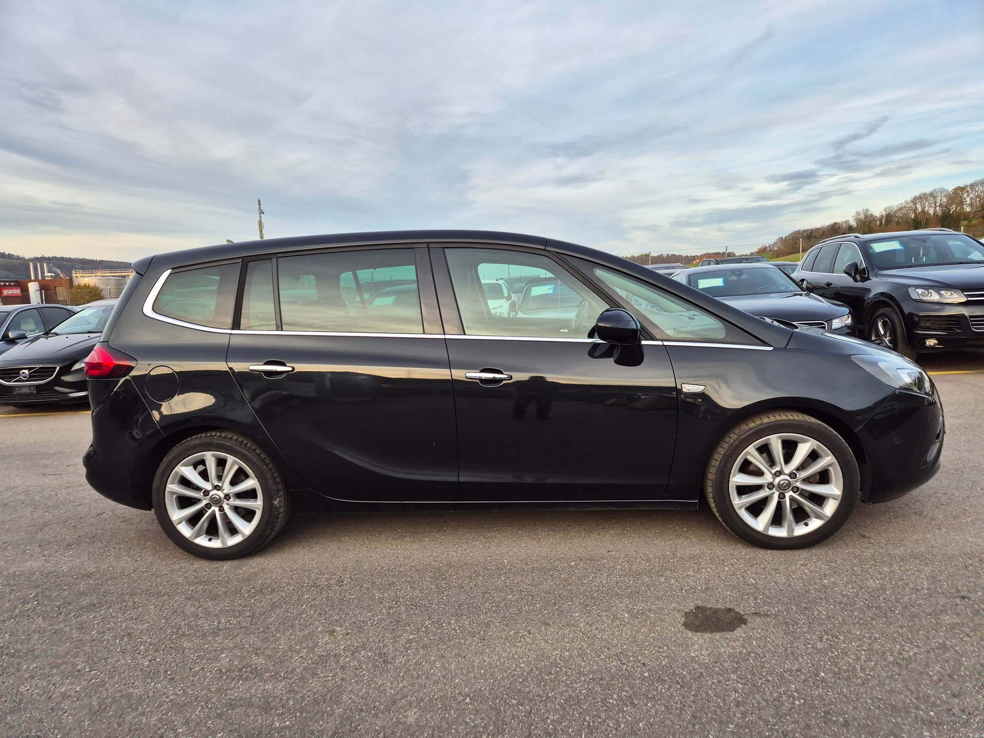 OPEL Zafira Tourer 1.4i 16V Cosmo-image-11