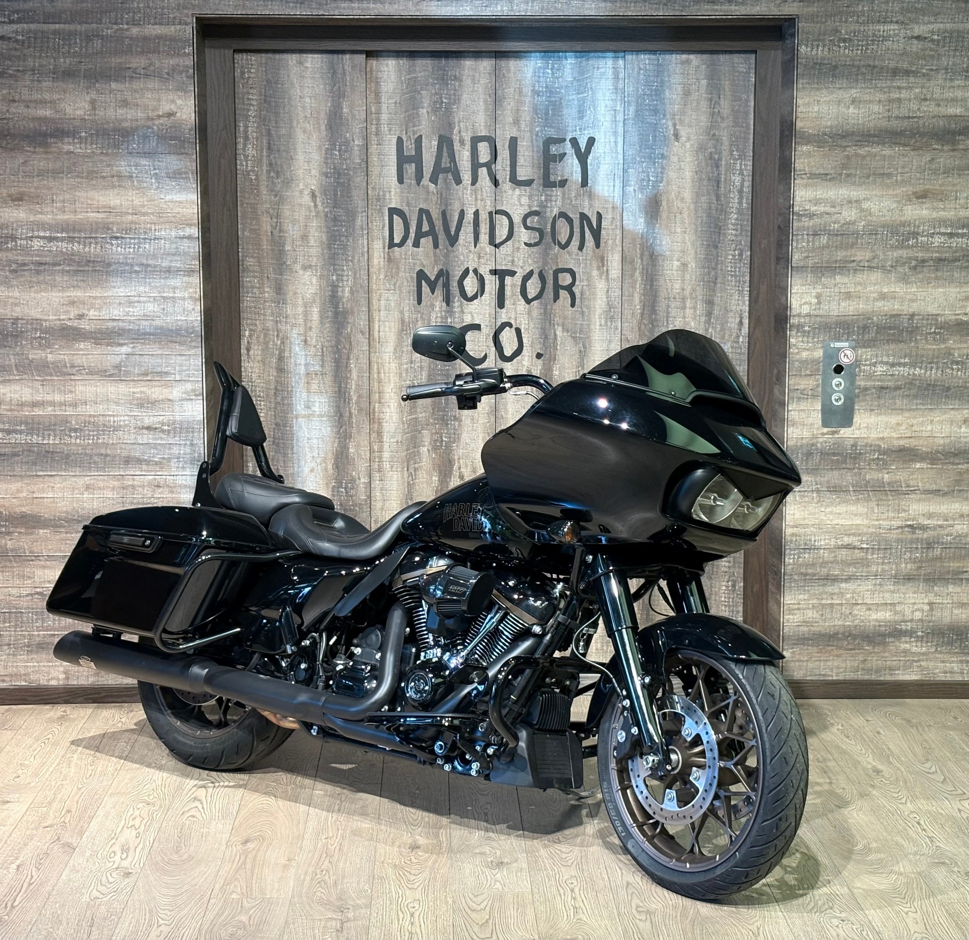 HARLEY-DAVIDSON FLTRXST Road Glide ST 117-image-1