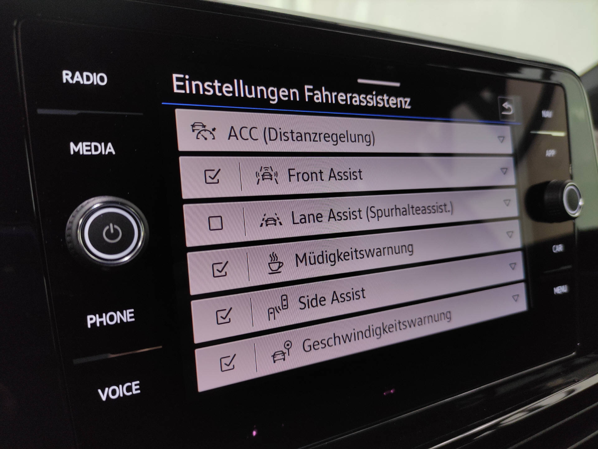 VW T-Roc 2.0 TSI R-Line Black-Style DSG 4motion-image-8