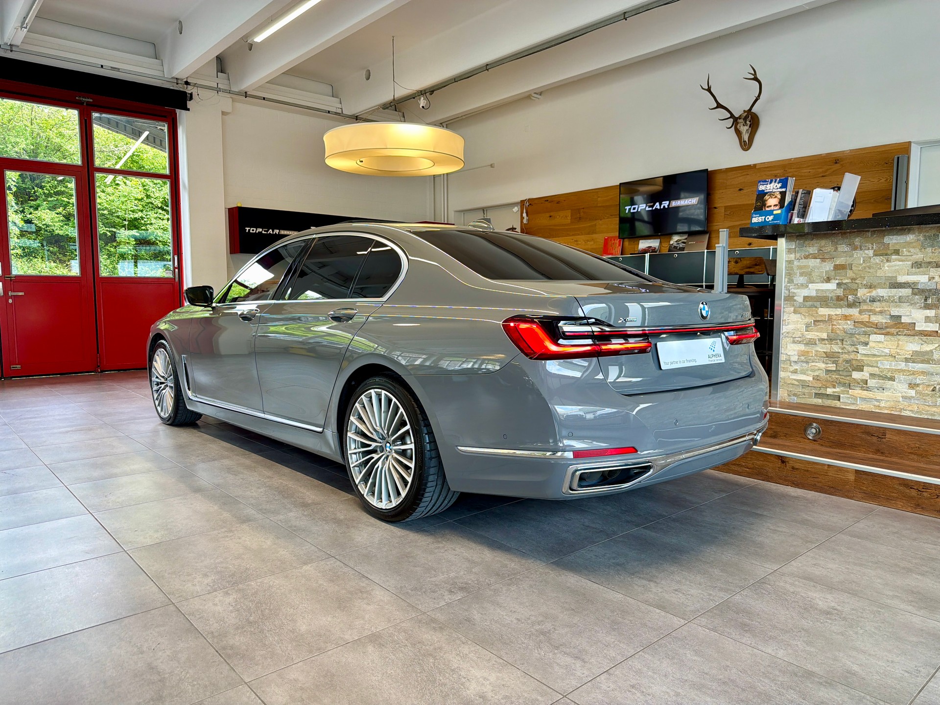 BMW 750i xDrive Steptronic-image-3