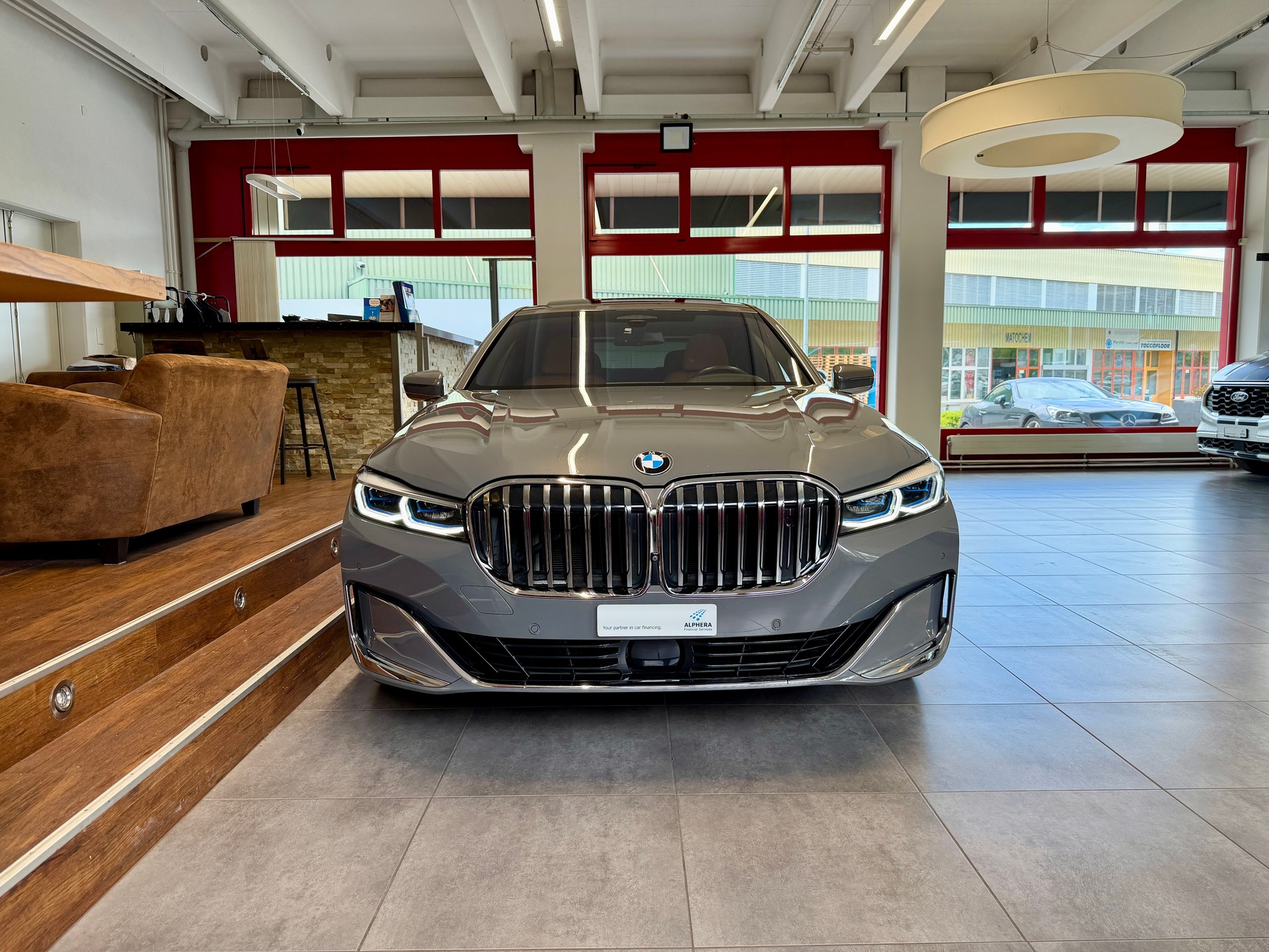 BMW 750i xDrive Steptronic-image-7