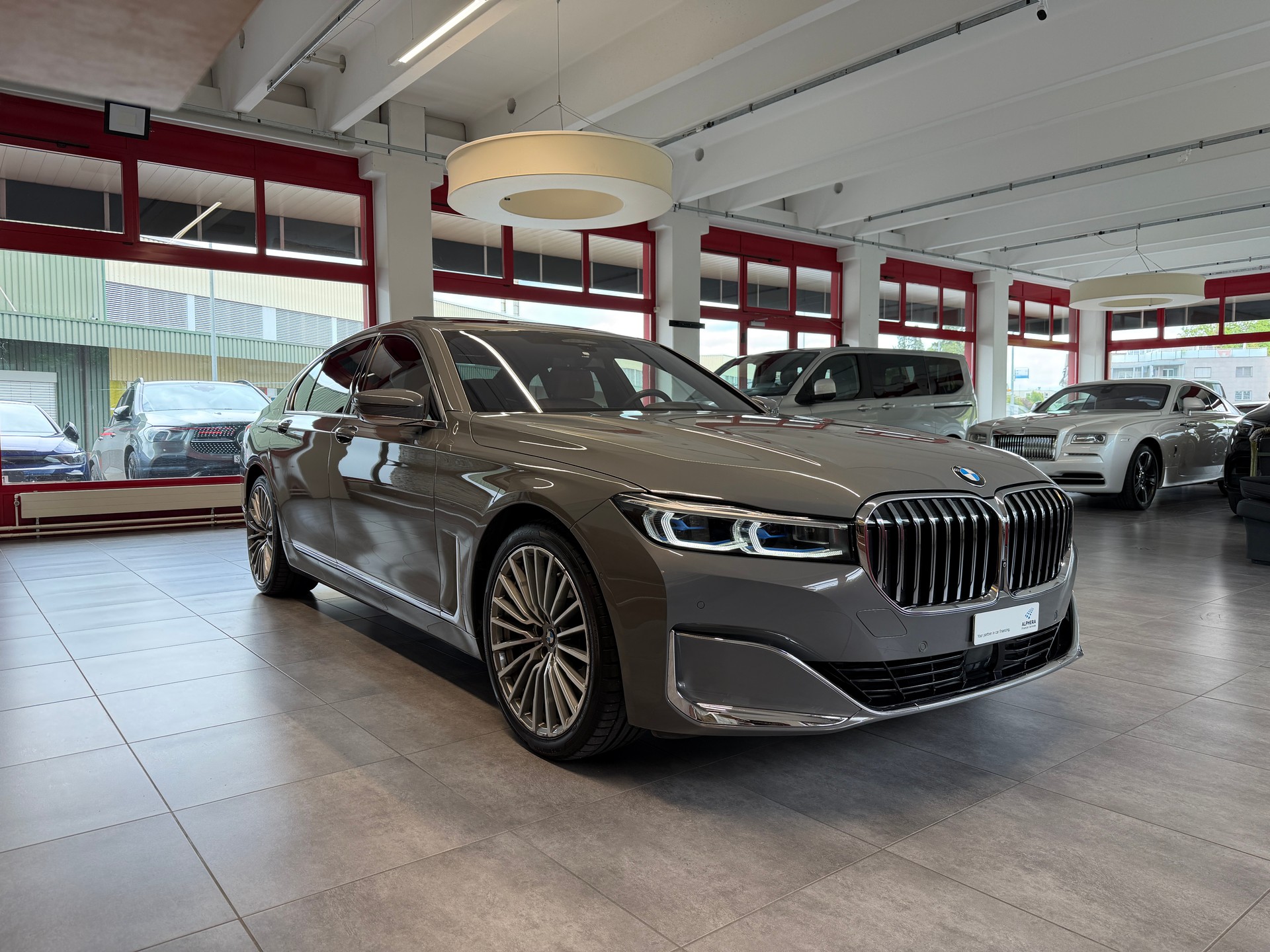 BMW 750i xDrive Steptronic-image-6