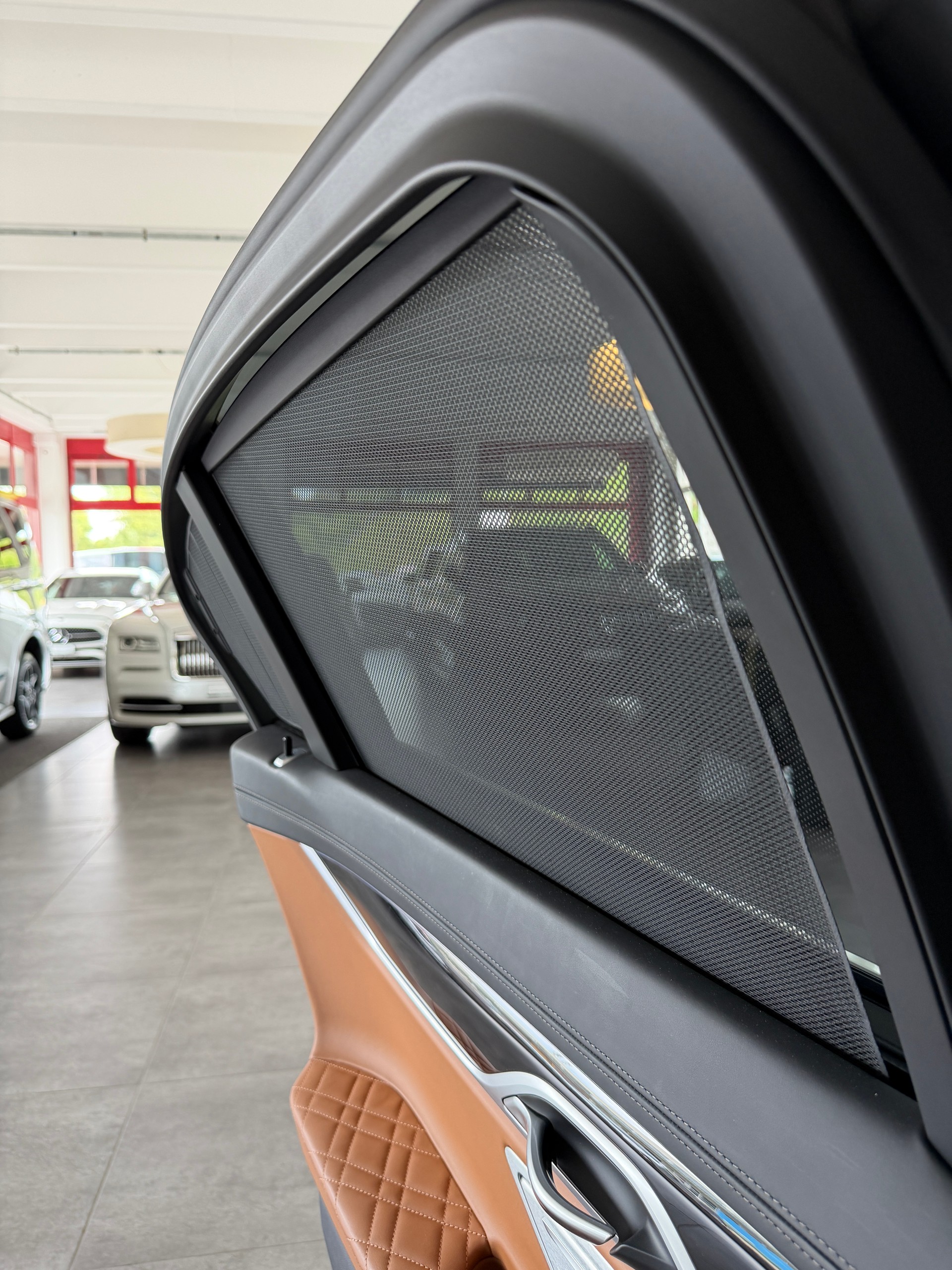 BMW 750i xDrive Steptronic-image-13