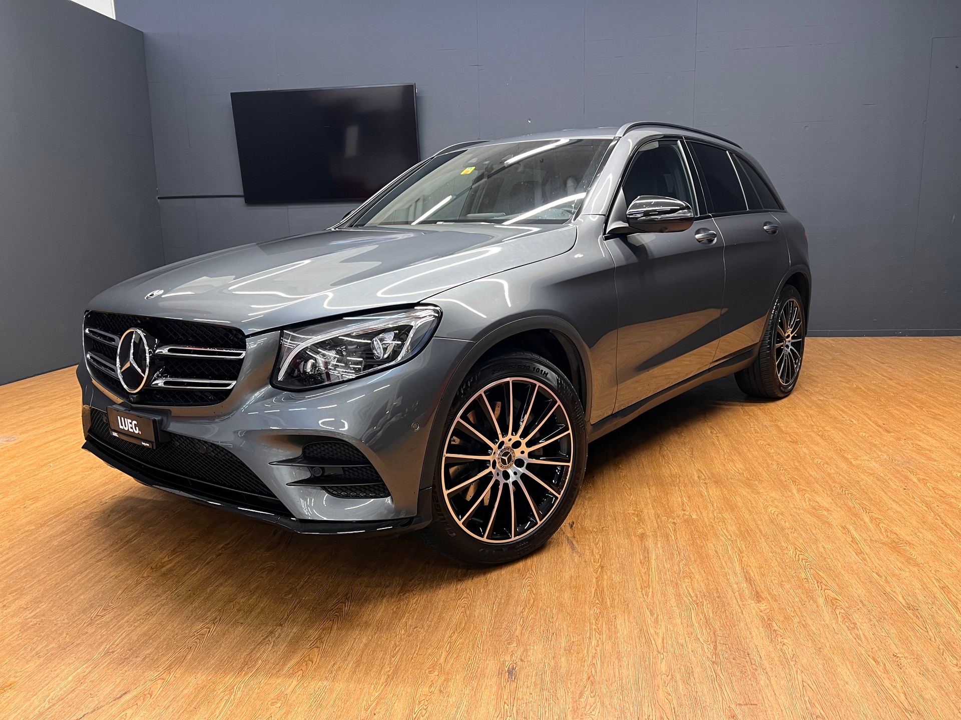 MERCEDES-BENZ GLC 300 4Matic AMG Line 9G-Tronic