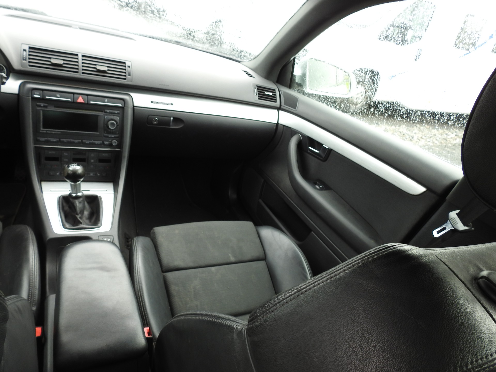 AUDI A4 Avant 2.0 TDI quattro-image-18