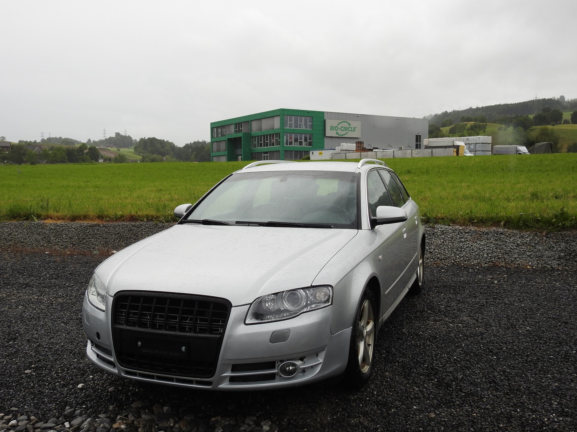 AUDI A4 Avant 2.0 TDI quattro-image-0