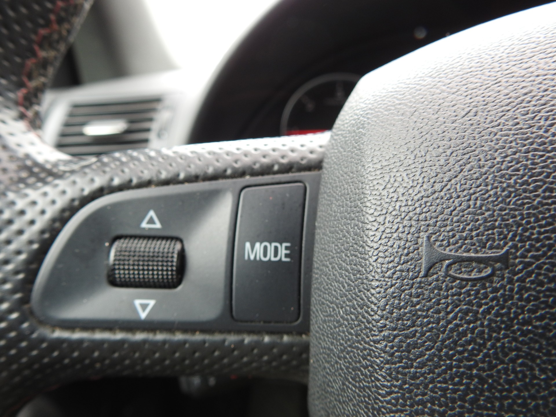 AUDI A4 Avant 2.0 TDI quattro-image-23