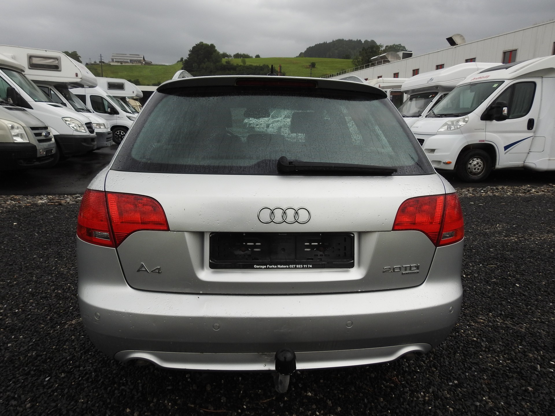 AUDI A4 Avant 2.0 TDI quattro-image-4