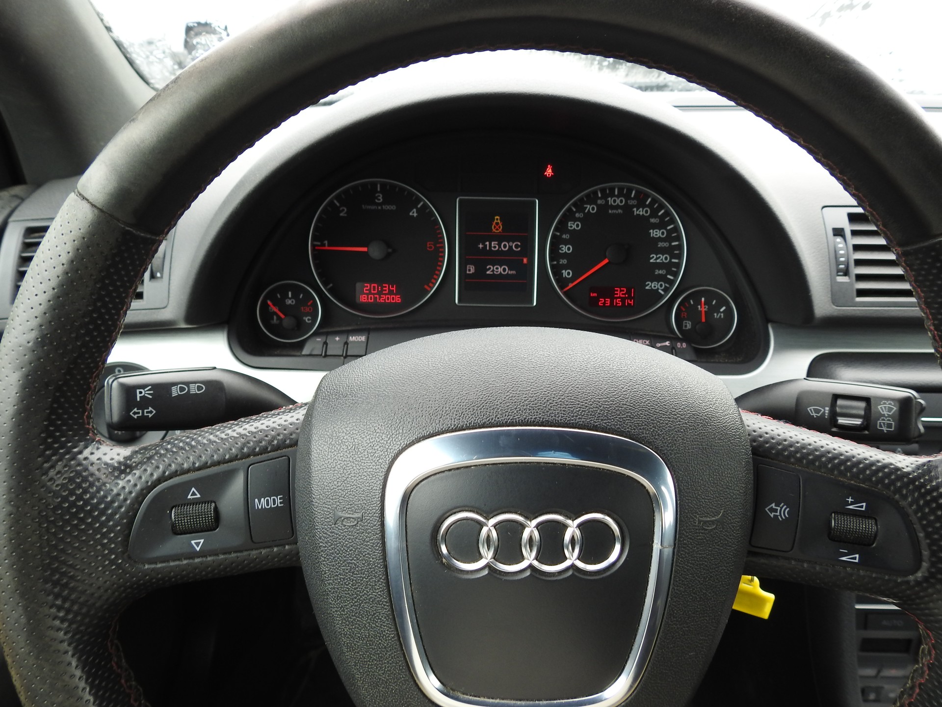 AUDI A4 Avant 2.0 TDI quattro-image-26