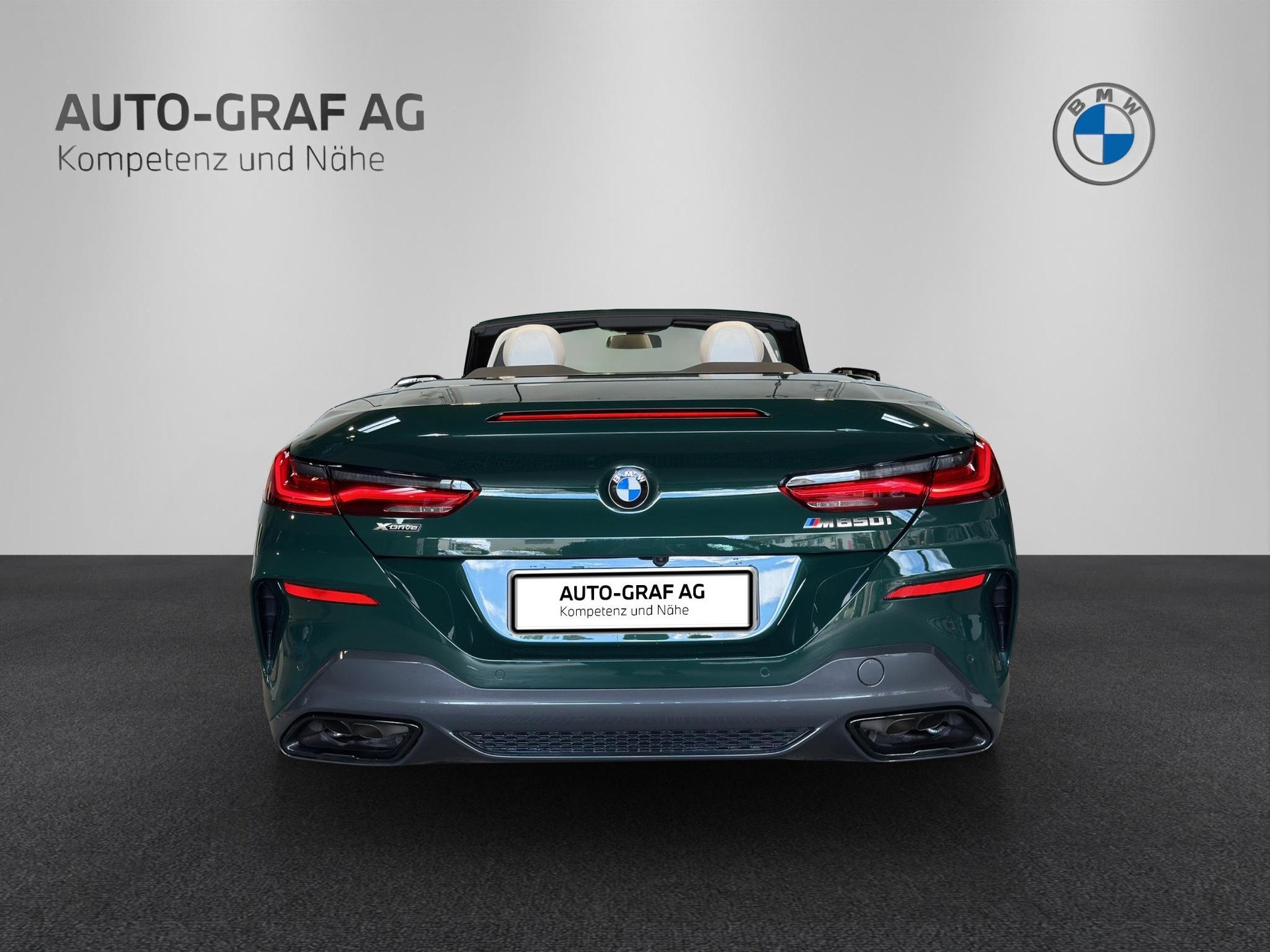 BMW M850i xDrive Cabriolet-showroom-element-3