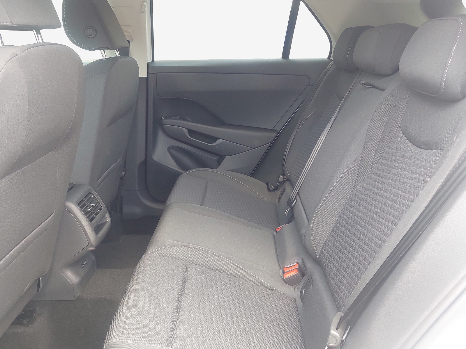 VW T-Roc 1.5 eTSI mHEV Life DSG-image-11