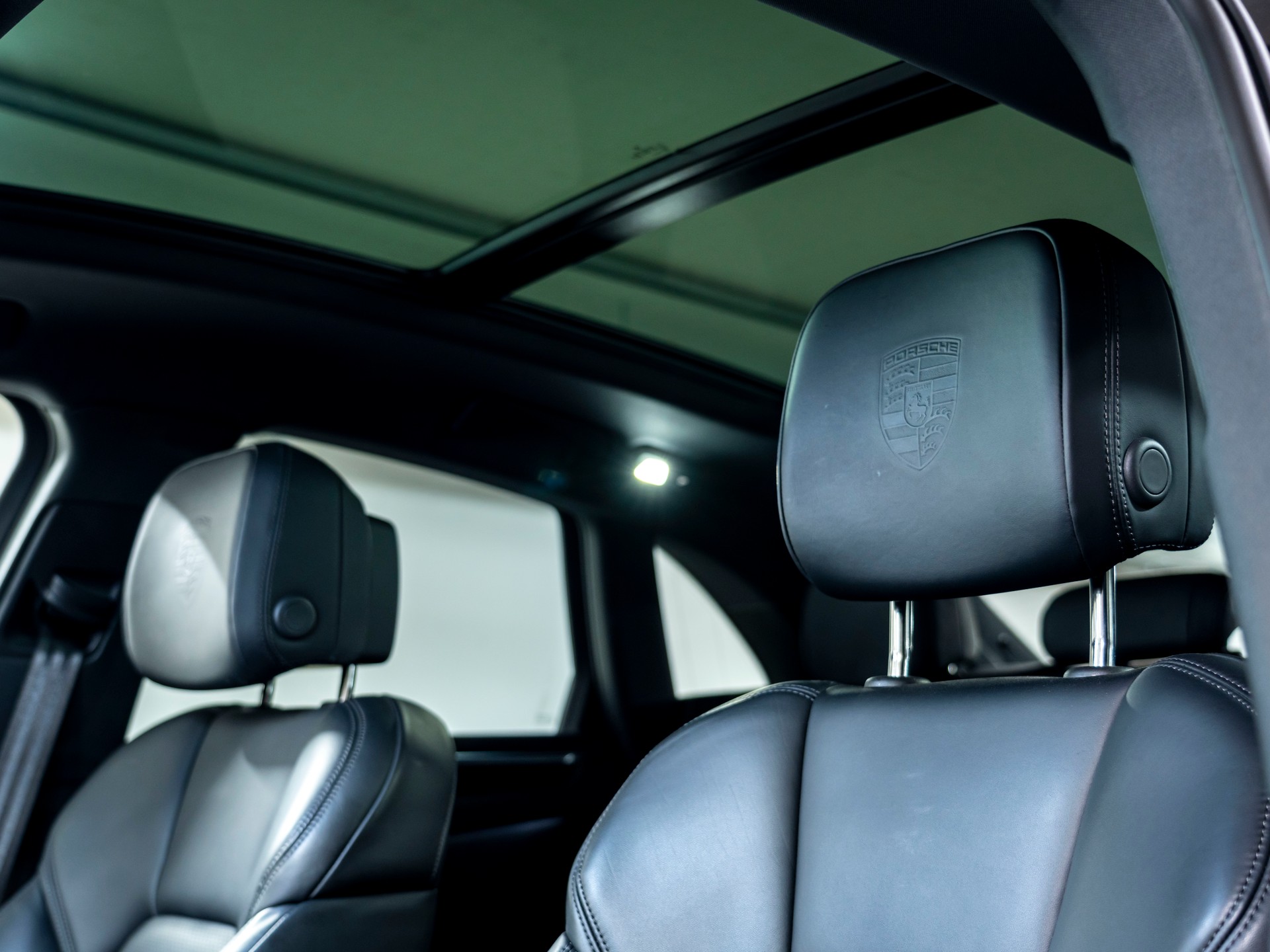 PORSCHE Macan S PDK-image-14