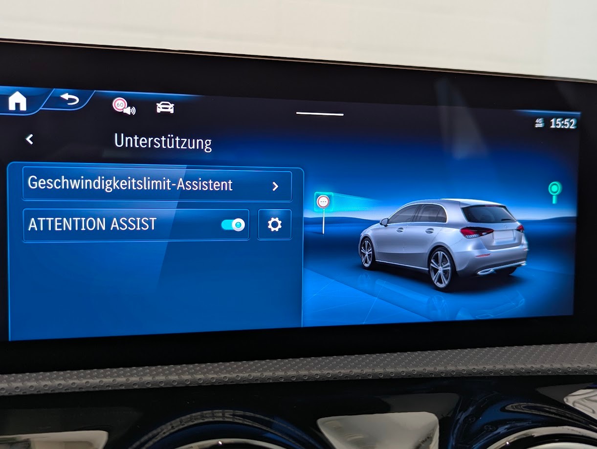 MERCEDES-BENZ A 180 AMG Line 7G-DCT*FACELIFT WERKSGAR VOLL-LED TEILLEDER-SPORTSITZE CAM MBUX-NAVI SITZHEIZUNG UVM*-image-18