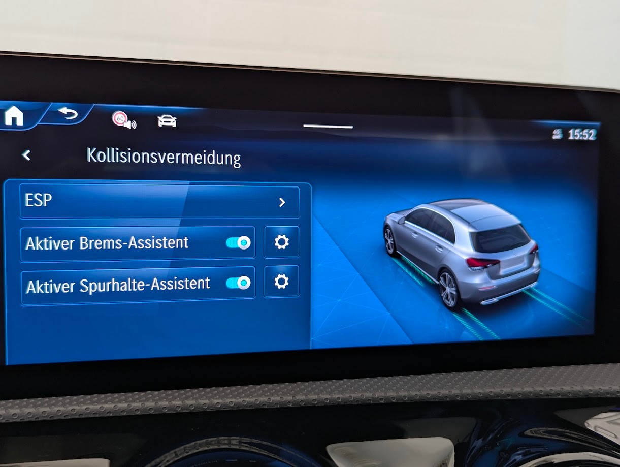 MERCEDES-BENZ A 180 AMG Line 7G-DCT*FACELIFT WERKSGAR VOLL-LED TEILLEDER-SPORTSITZE CAM MBUX-NAVI SITZHEIZUNG UVM*-image-17