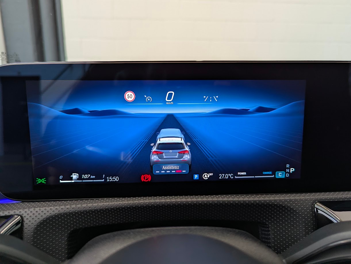 MERCEDES-BENZ A 180 AMG Line 7G-DCT*FACELIFT WERKSGAR VOLL-LED TEILLEDER-SPORTSITZE CAM MBUX-NAVI SITZHEIZUNG UVM*-image-8