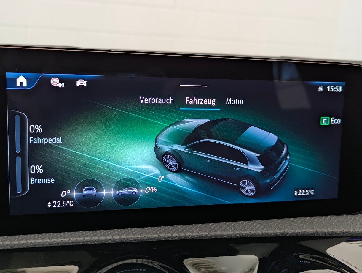 MERCEDES-BENZ A 180 AMG Line 7G-DCT*FACELIFT WERKSGAR VOLL-LED TEILLEDER-SPORTSITZE CAM MBUX-NAVI SITZHEIZUNG UVM*-image-21